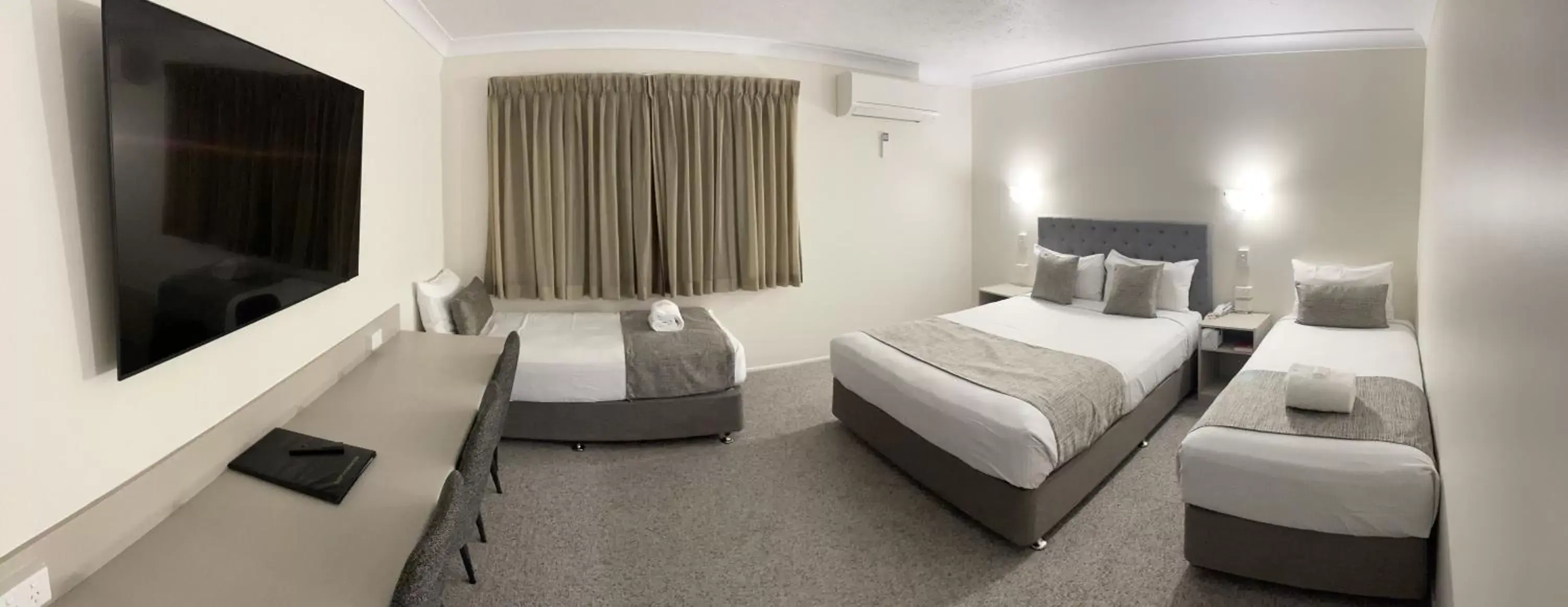 Bed in Rocky Gardens Motor Inn Rockhampton