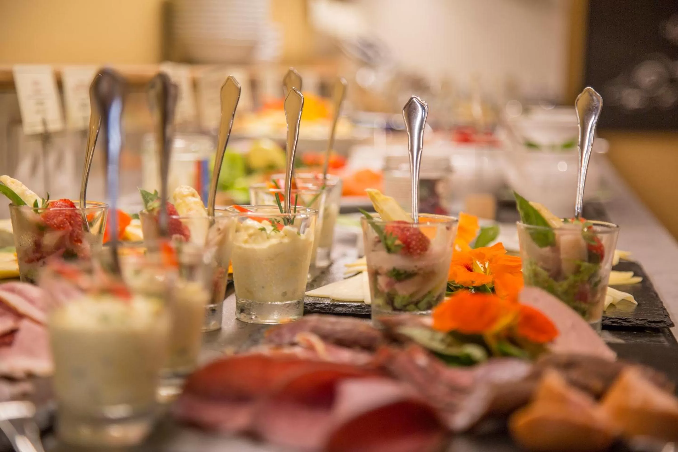 Buffet breakfast in Romantik Hotel Zur Glocke
