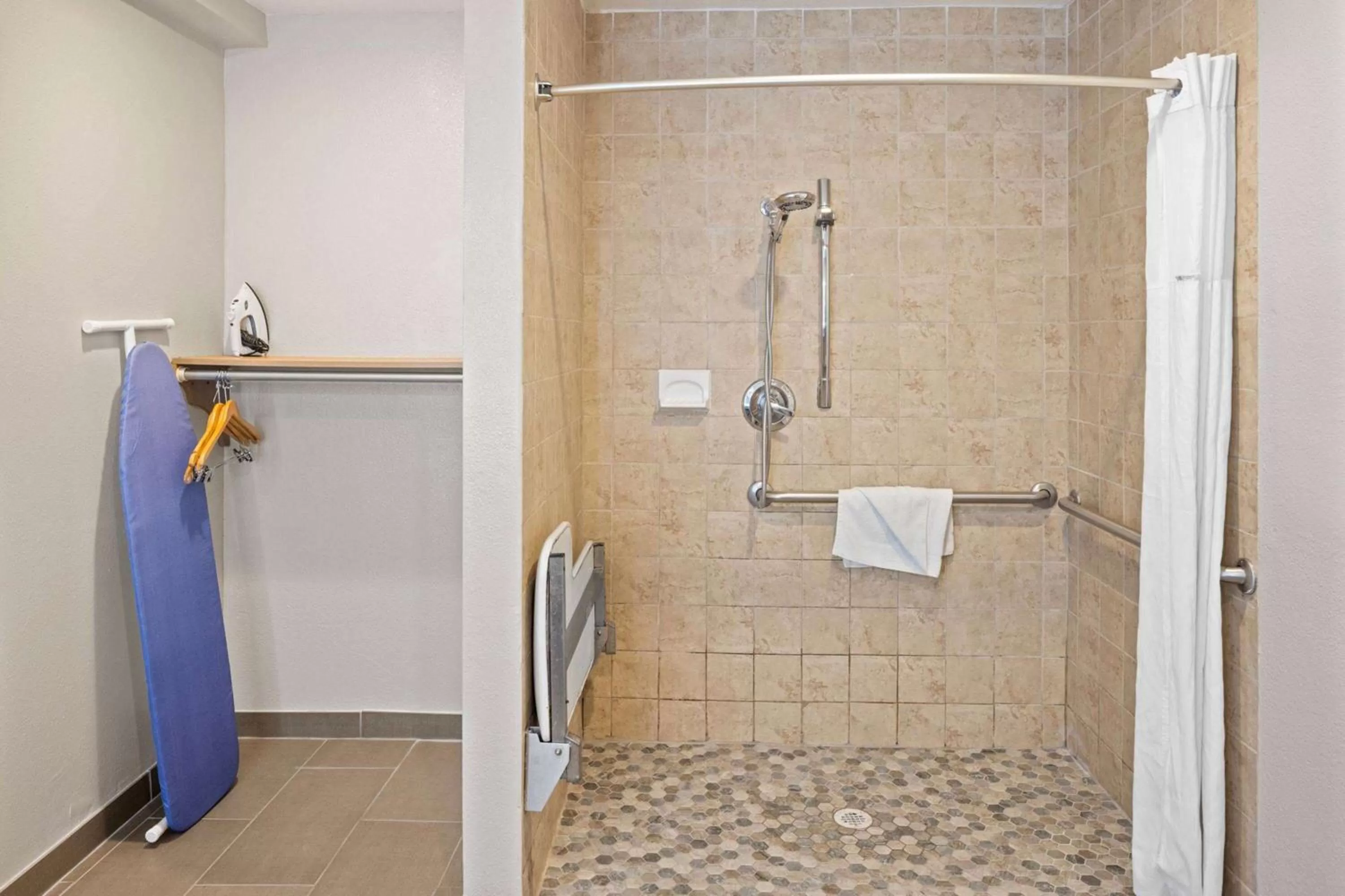 Shower in Days Inn by Wyndham San Diego-East/El Cajon