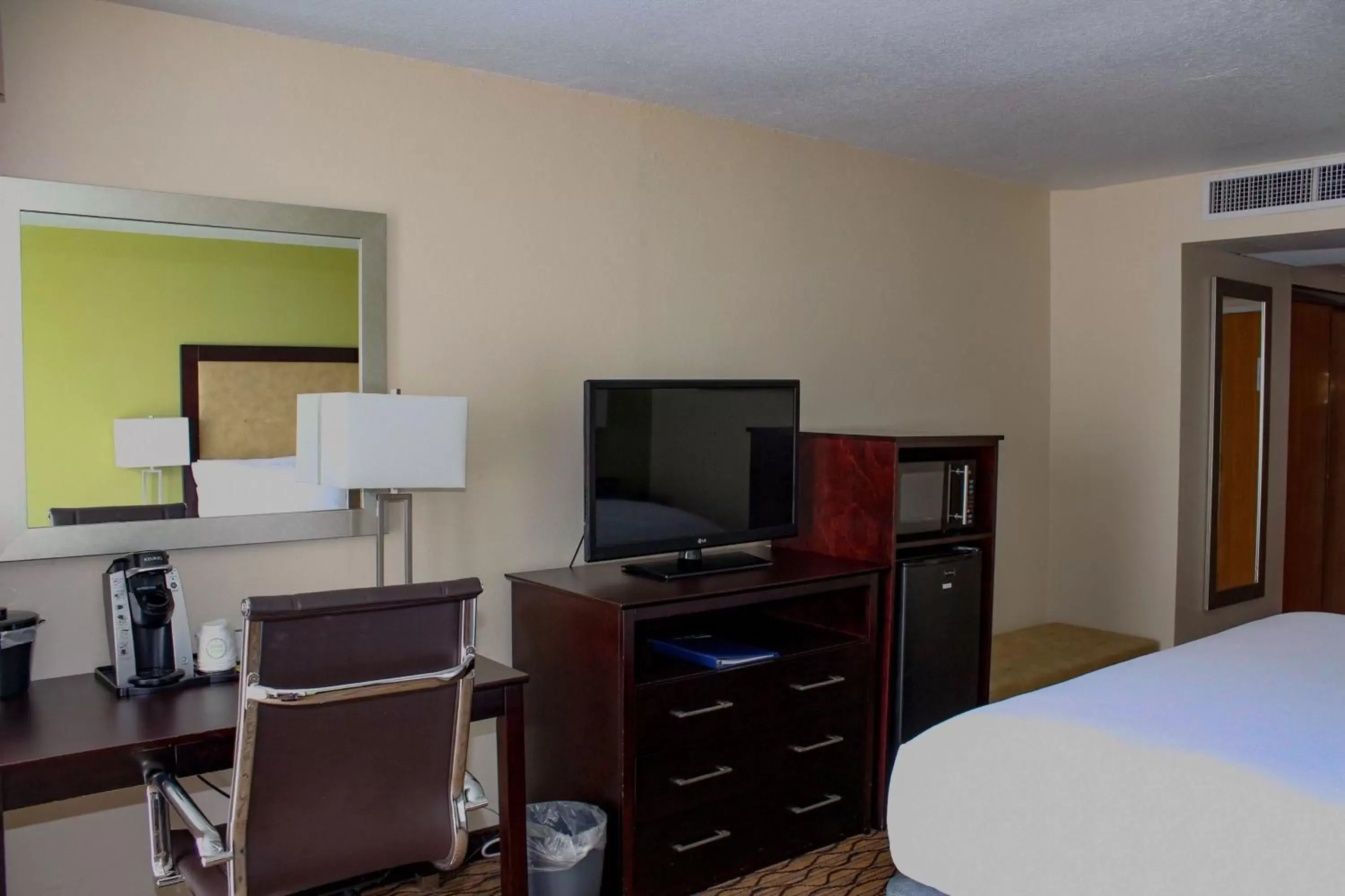 Photo of the whole room, TV/Entertainment Center in Holiday Inn Corpus Christi Downtown Marina, an IHG Hotel