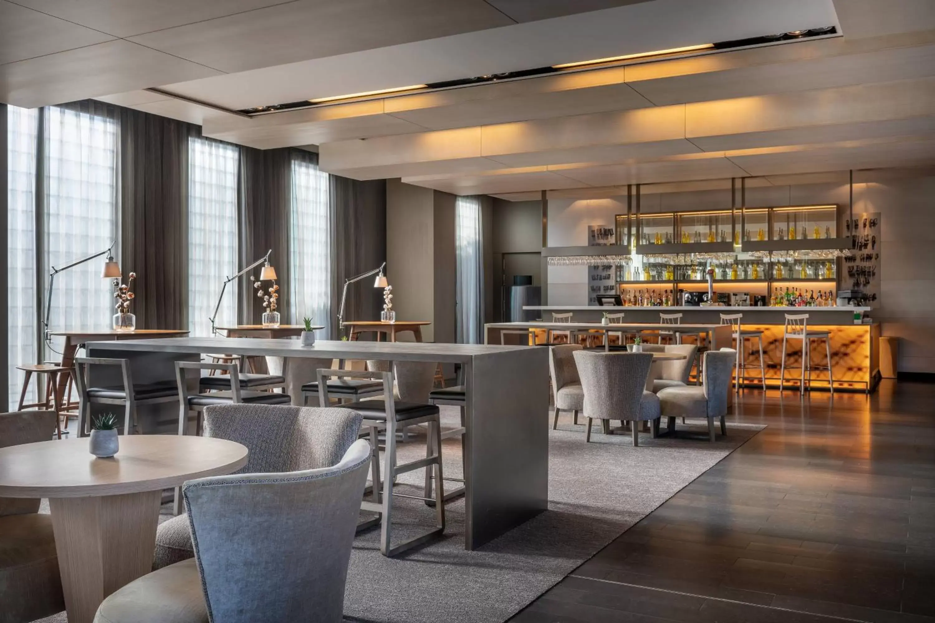 Lounge or bar, Lounge/Bar in AC Hotel Sants by Marriott