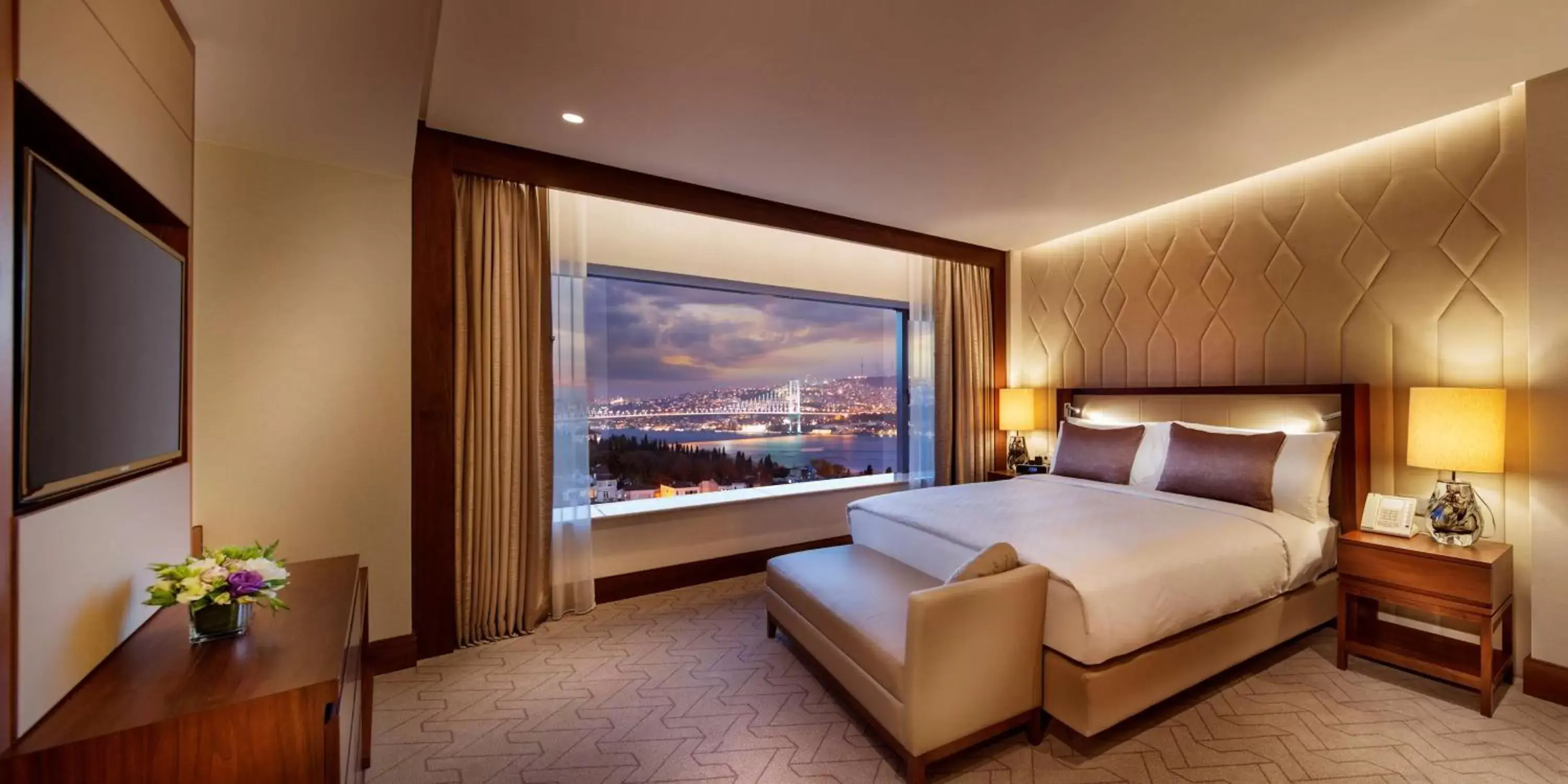Bed in Conrad Istanbul Bosphorus