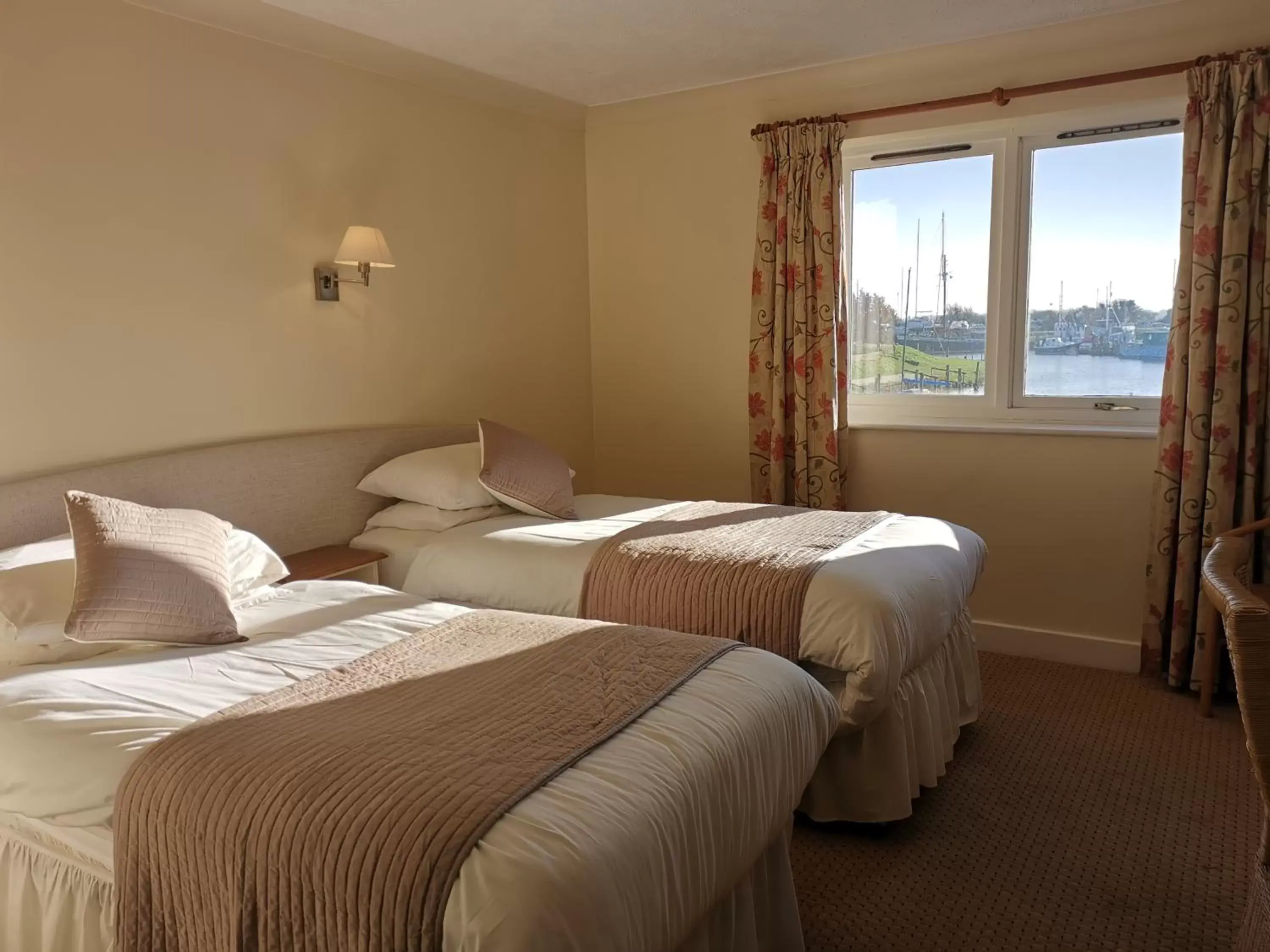 Bedroom, Bed in The River Haven Hotel