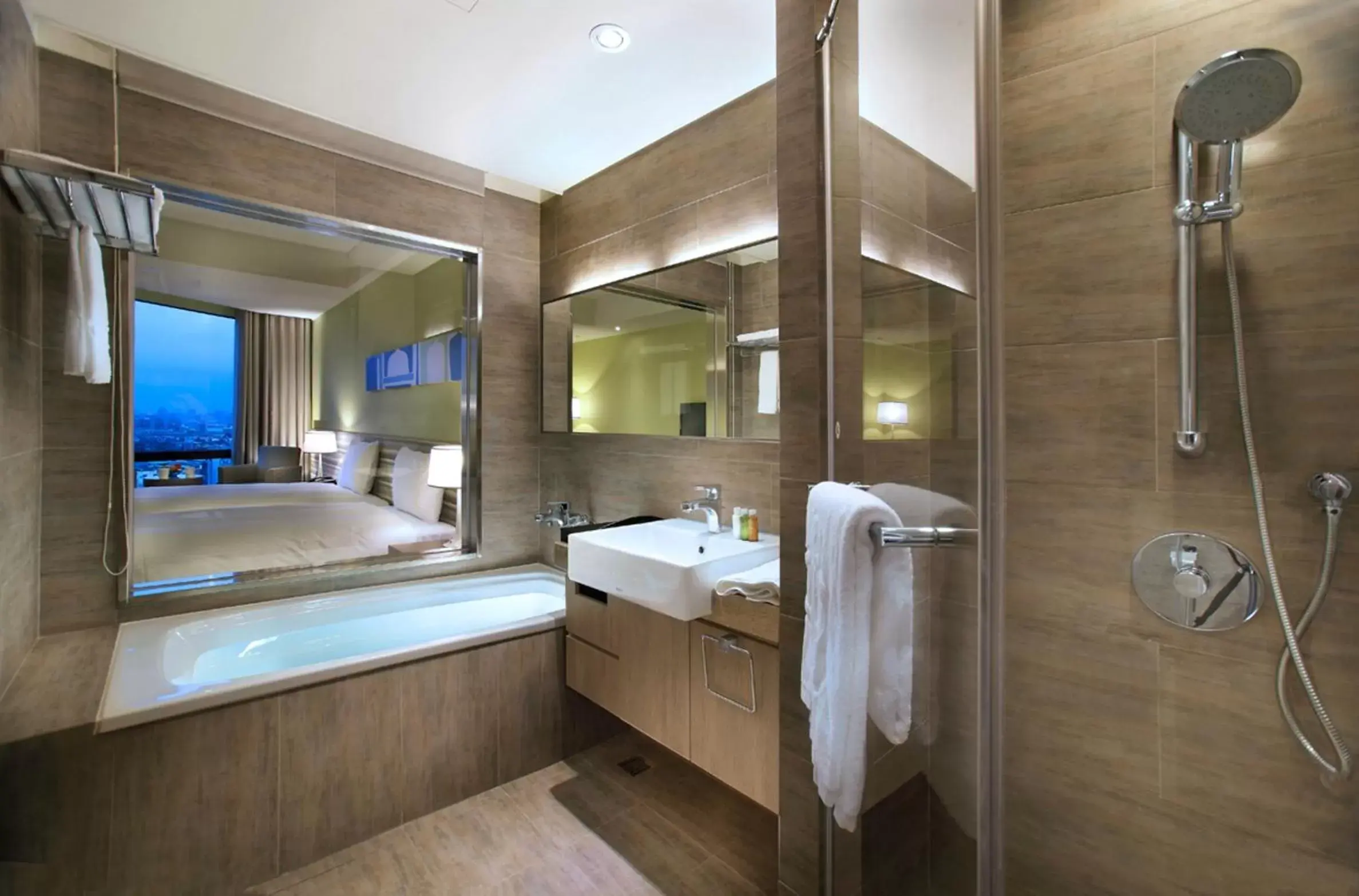 Bathroom in Park City Hotel - Luzhou Taipei