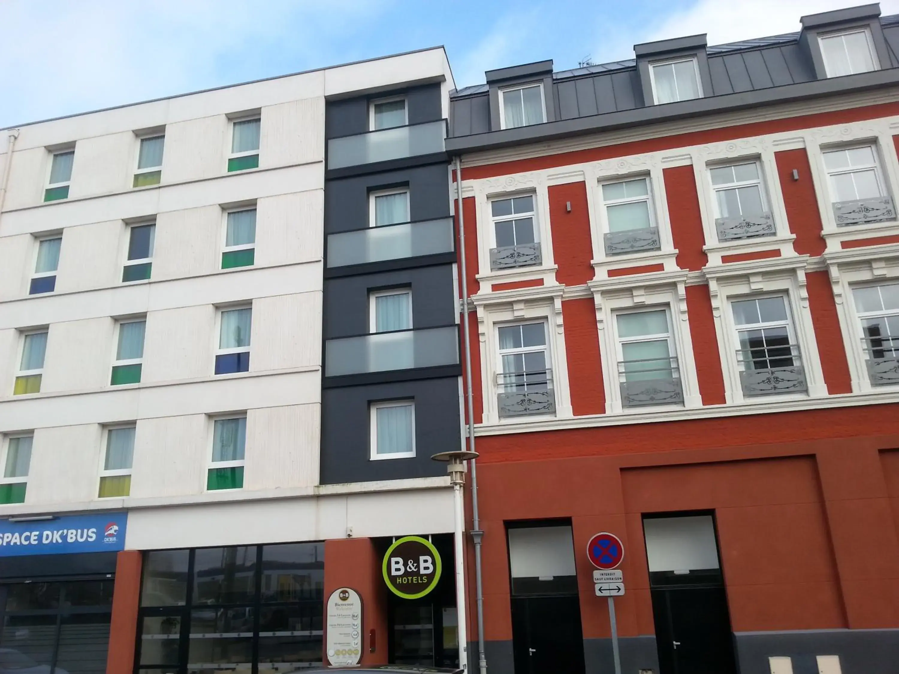 Facade/entrance, Property Building in B&B HOTEL Dunkerque Centre Gare