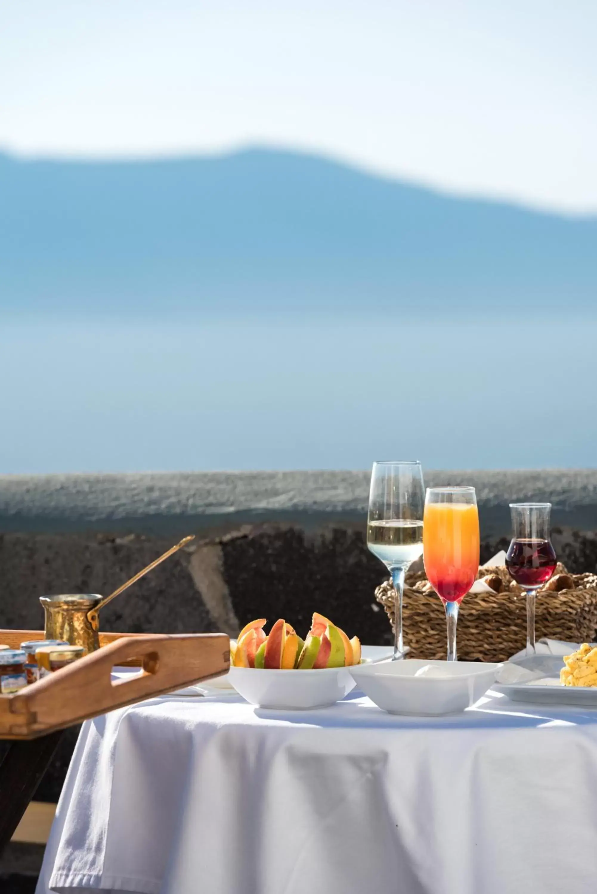 Breakfast in Adamant Suites Breakfast in Adamant Suites