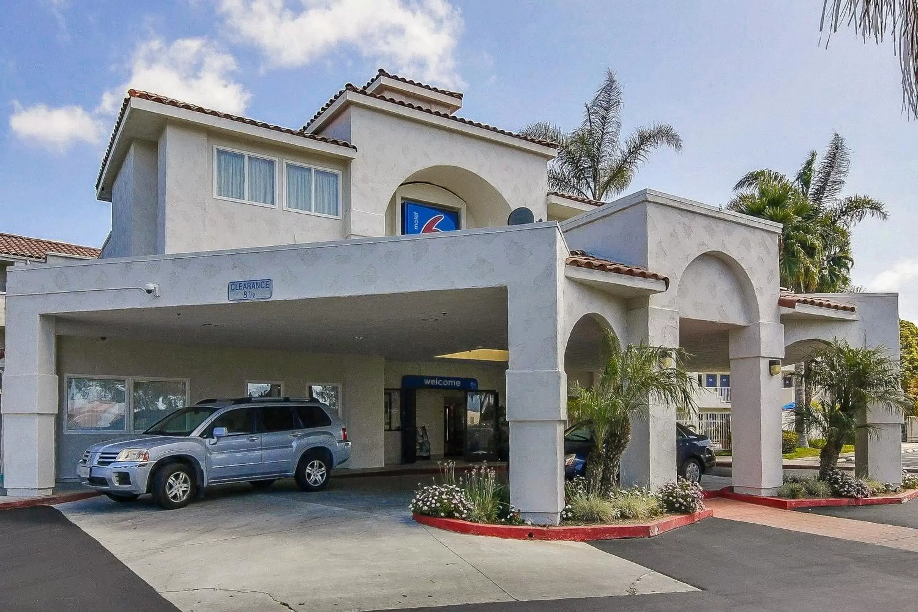 Facade/entrance, Property Building in Motel 6-Ventura, CA - South