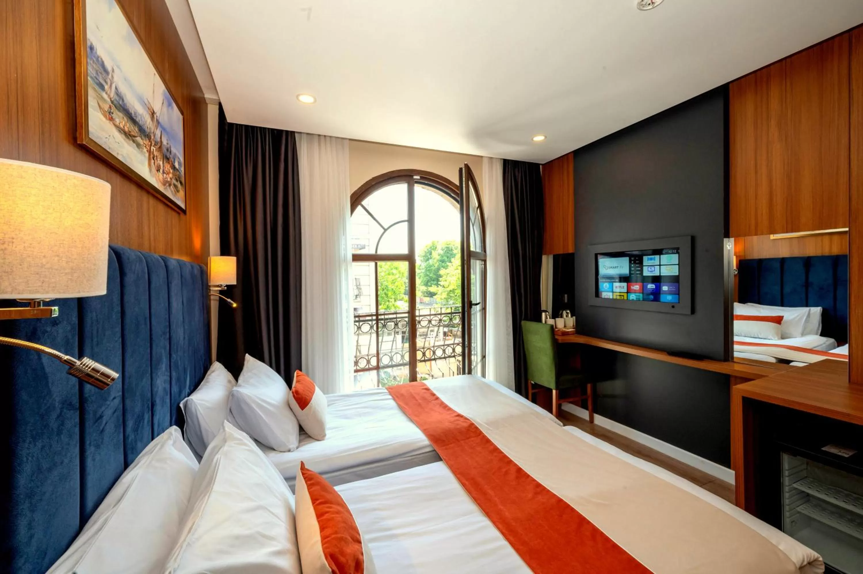 Photo of the whole room, Bed in Harmony Hotel Istanbul & SPA