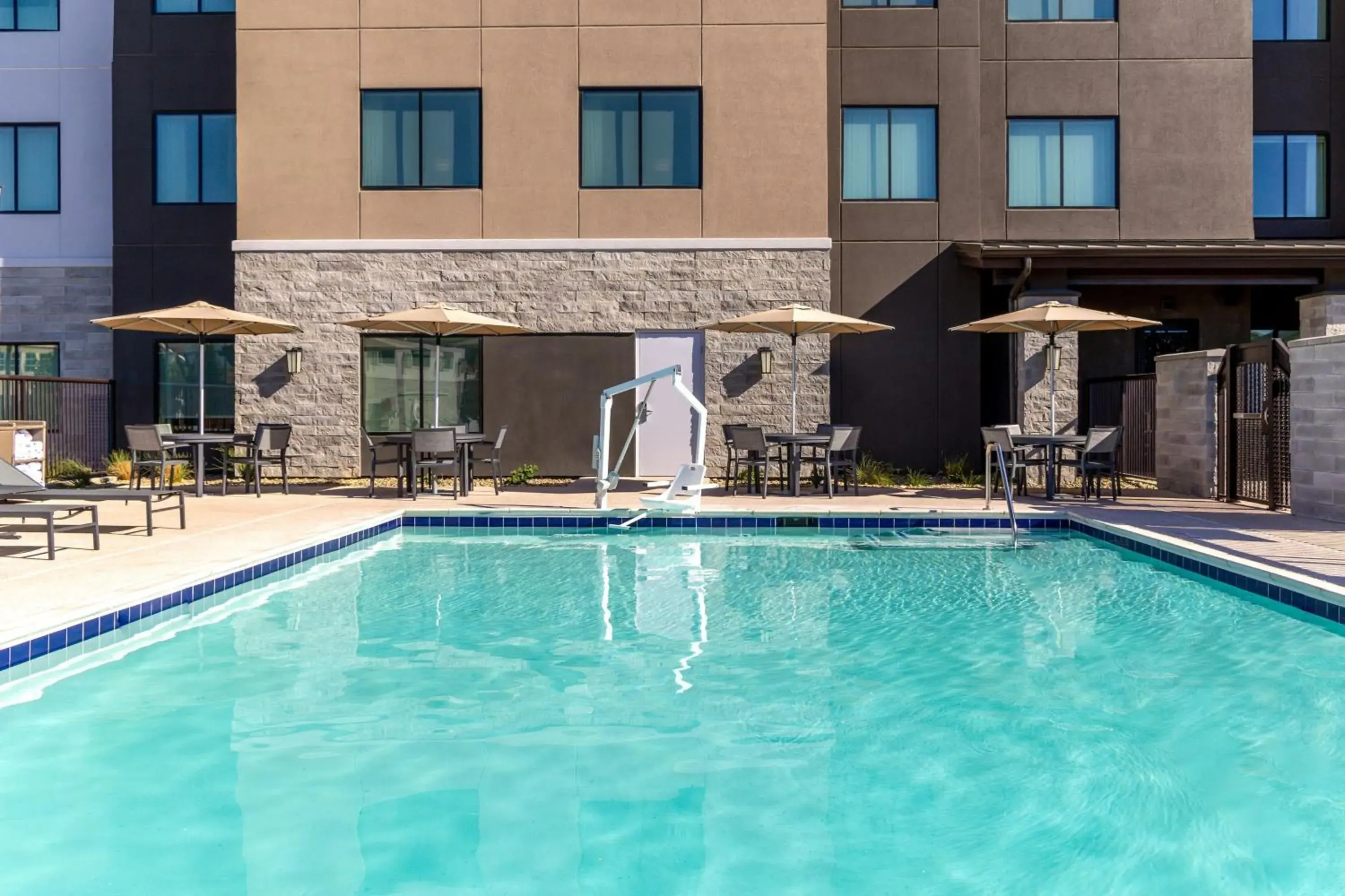 Fitness centre/facilities, Swimming Pool in Residence Inn by Marriott Fairfield Napa