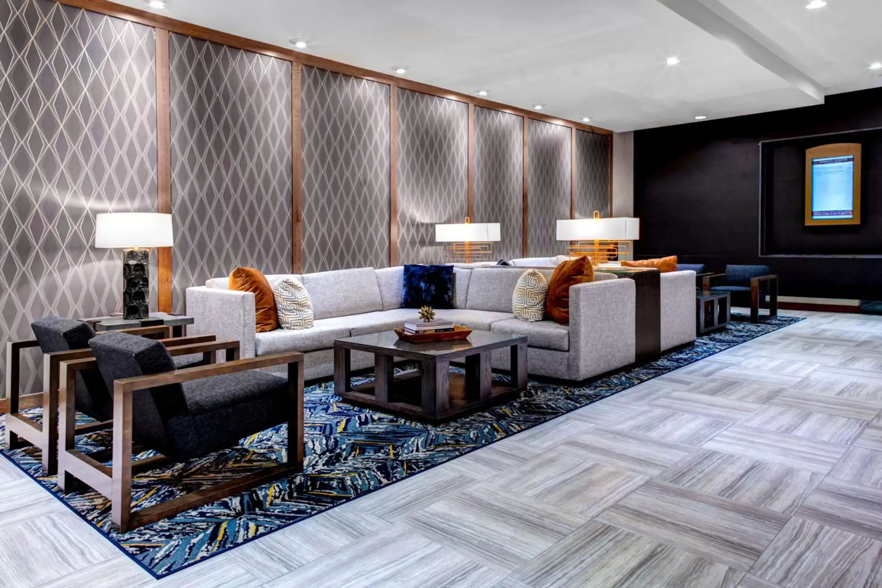 Lounge or bar in Doubletree by Hilton Arlington DFW South