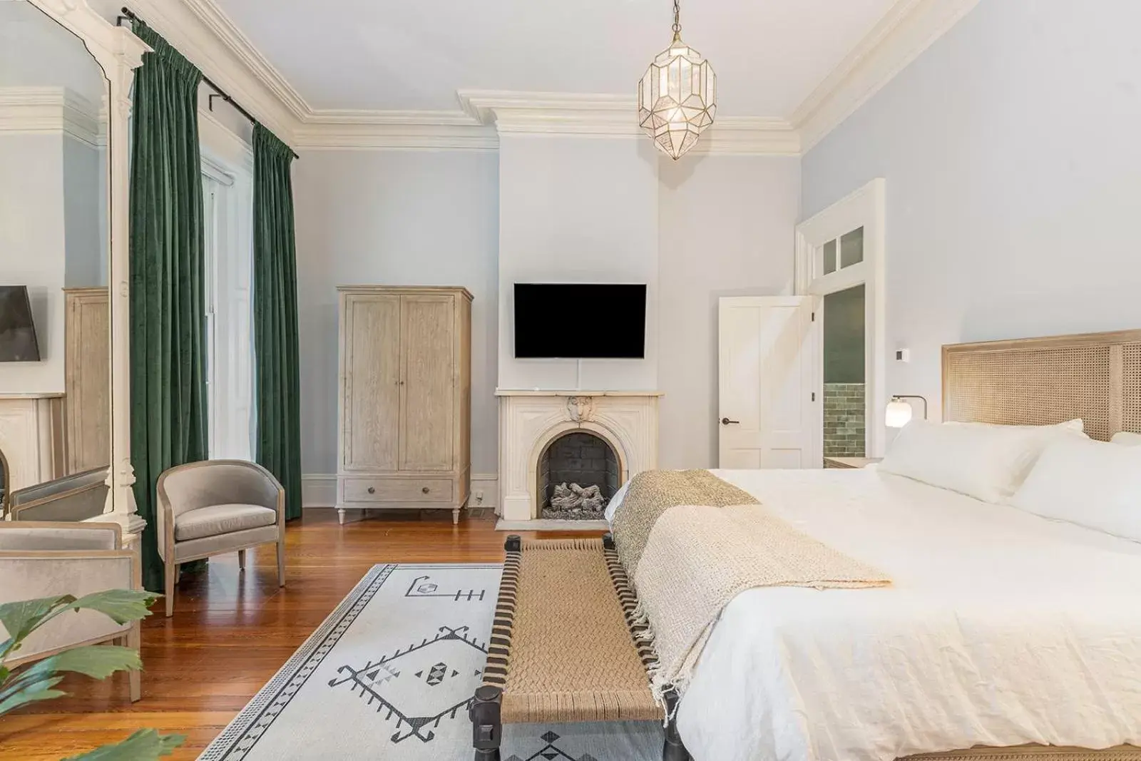 Bed, TV/Entertainment Center in Bellwether House