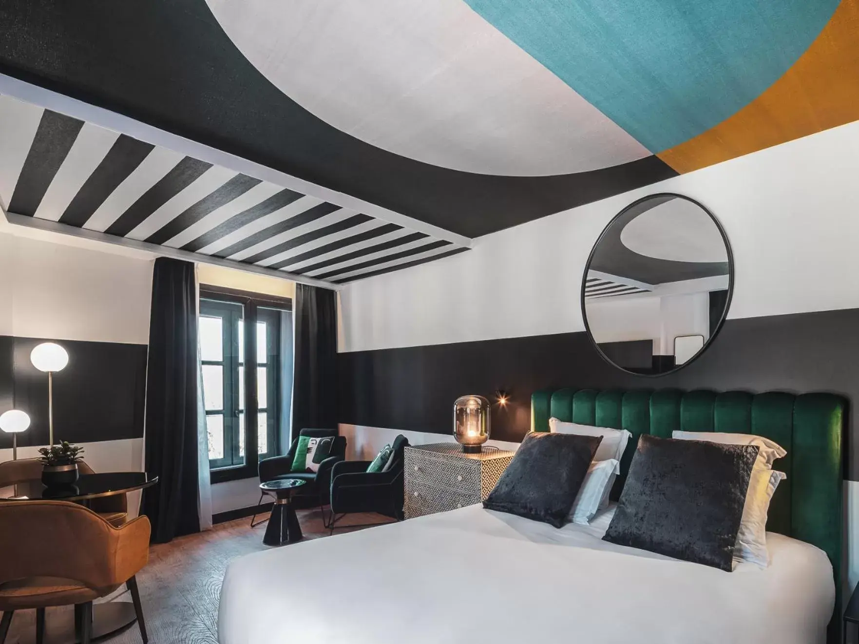 Bedroom in Maisons du Monde Hôtel & Suites - La Rochelle Vieux Port