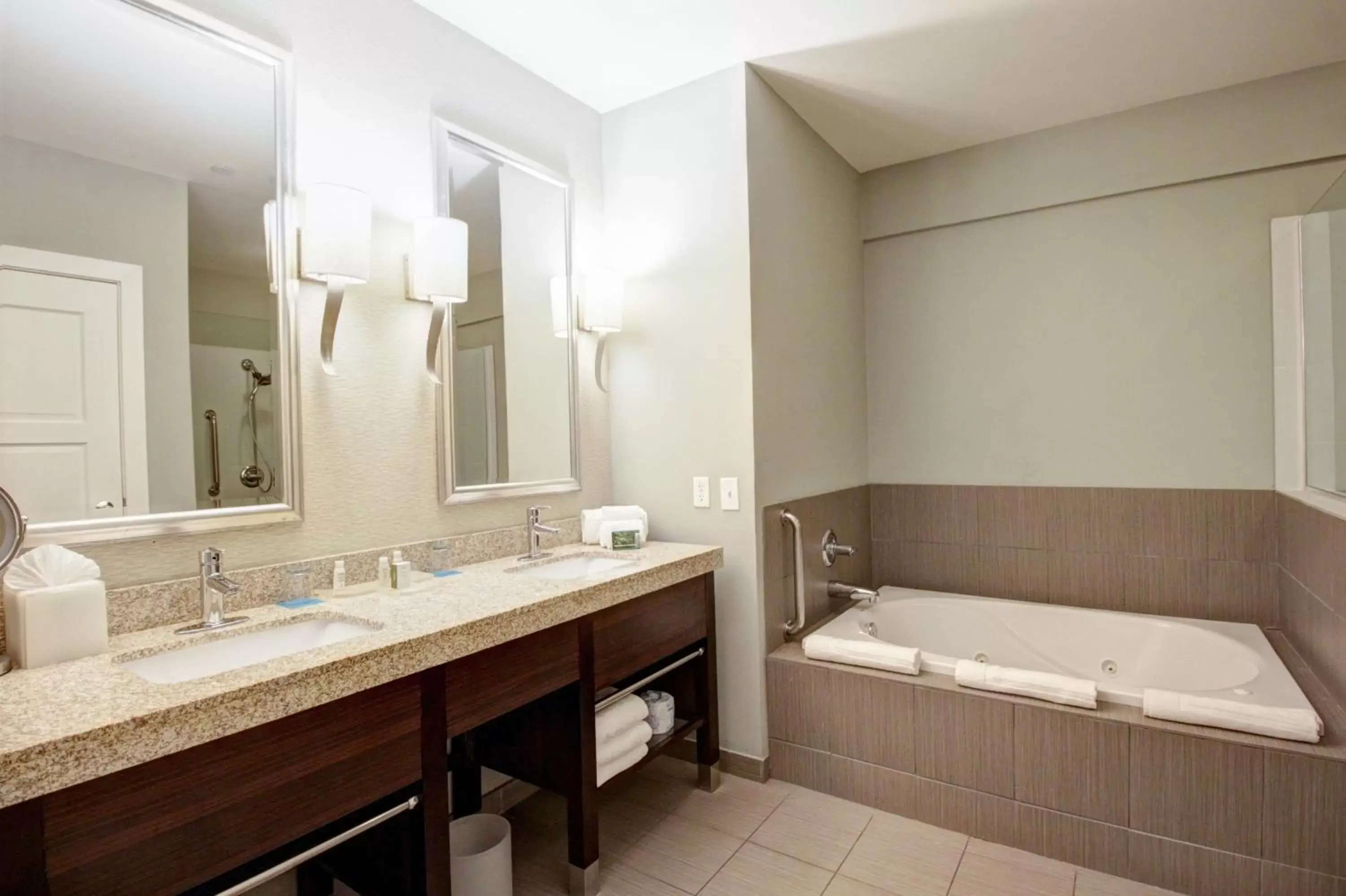 Photo of the whole room, Bathroom in Hotel Indigo Waco, an IHG Hotel