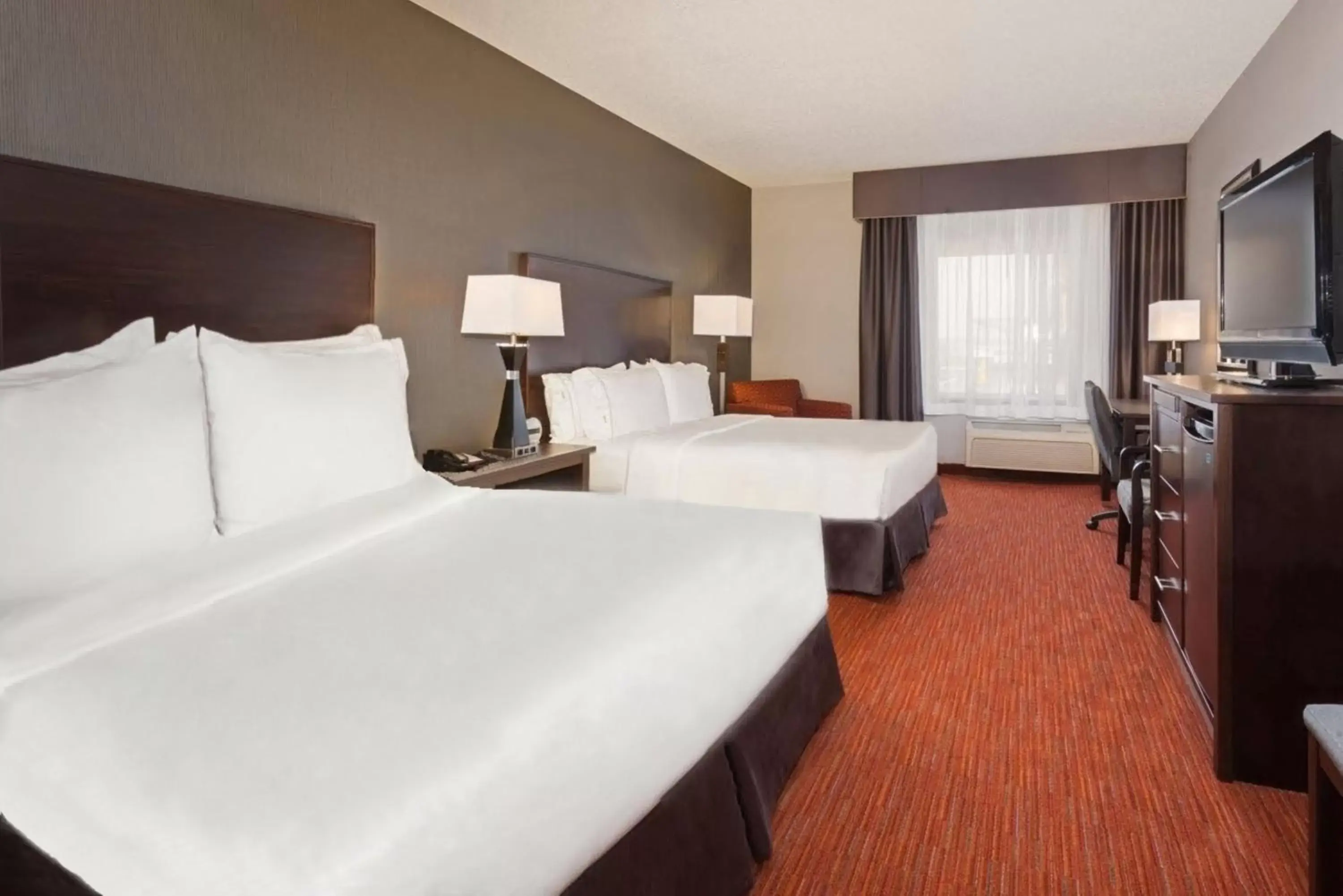 Photo of the whole room, Bed in Holiday Inn Express & Suites Rapid City, an IHG Hotel