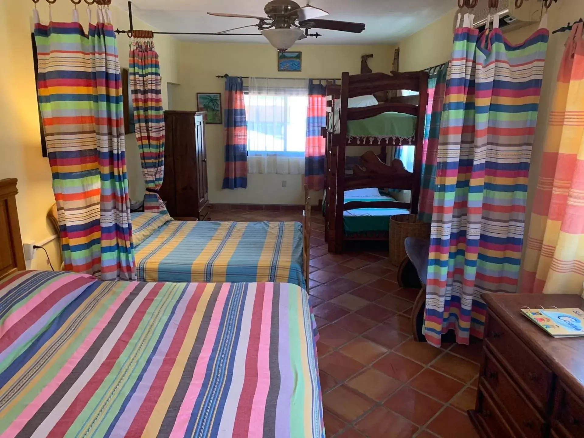 Photo of the whole room, Bunk Bed in Hotel Casamar Suites