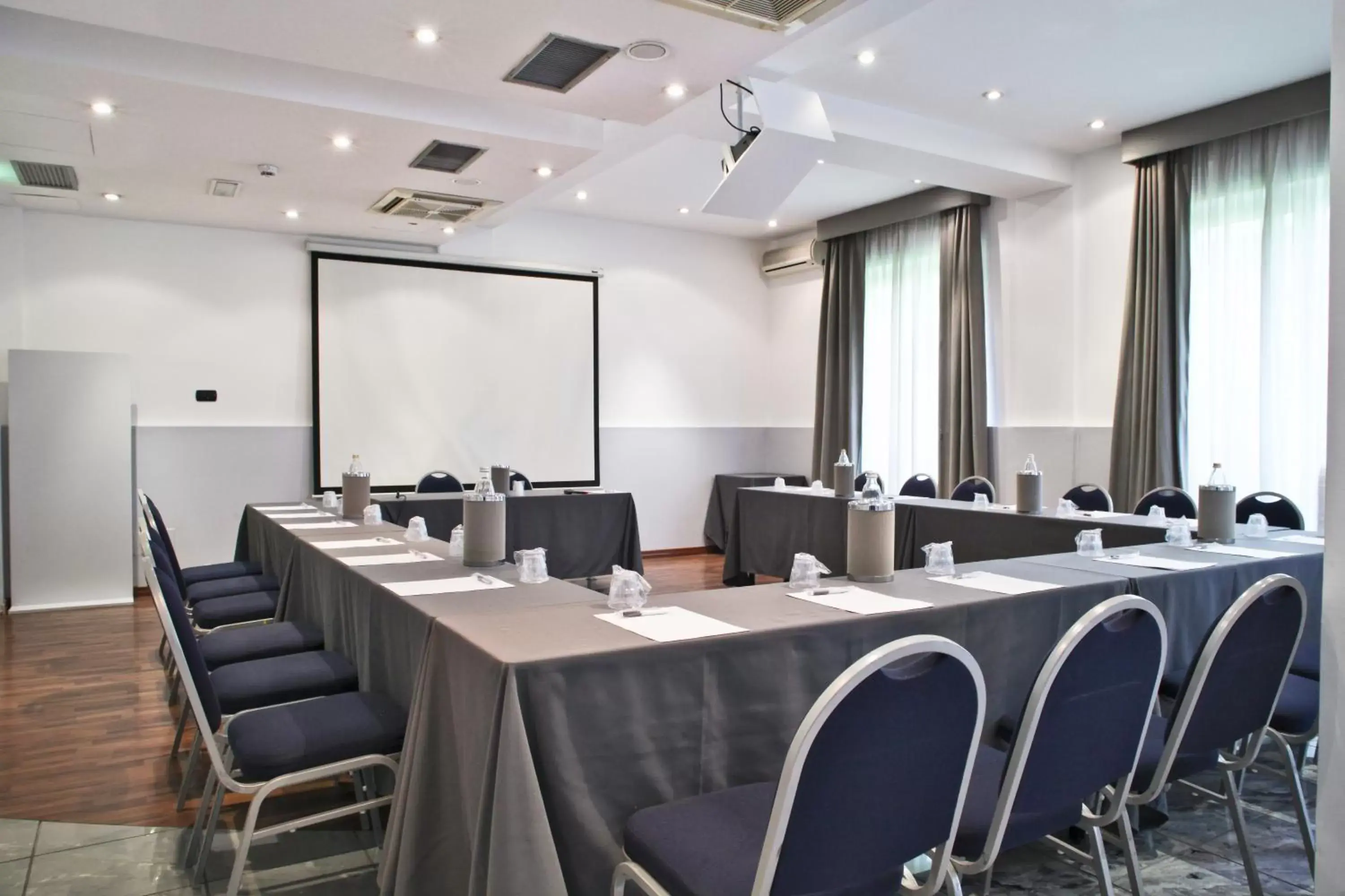 Meeting/conference room in Hotel Studios