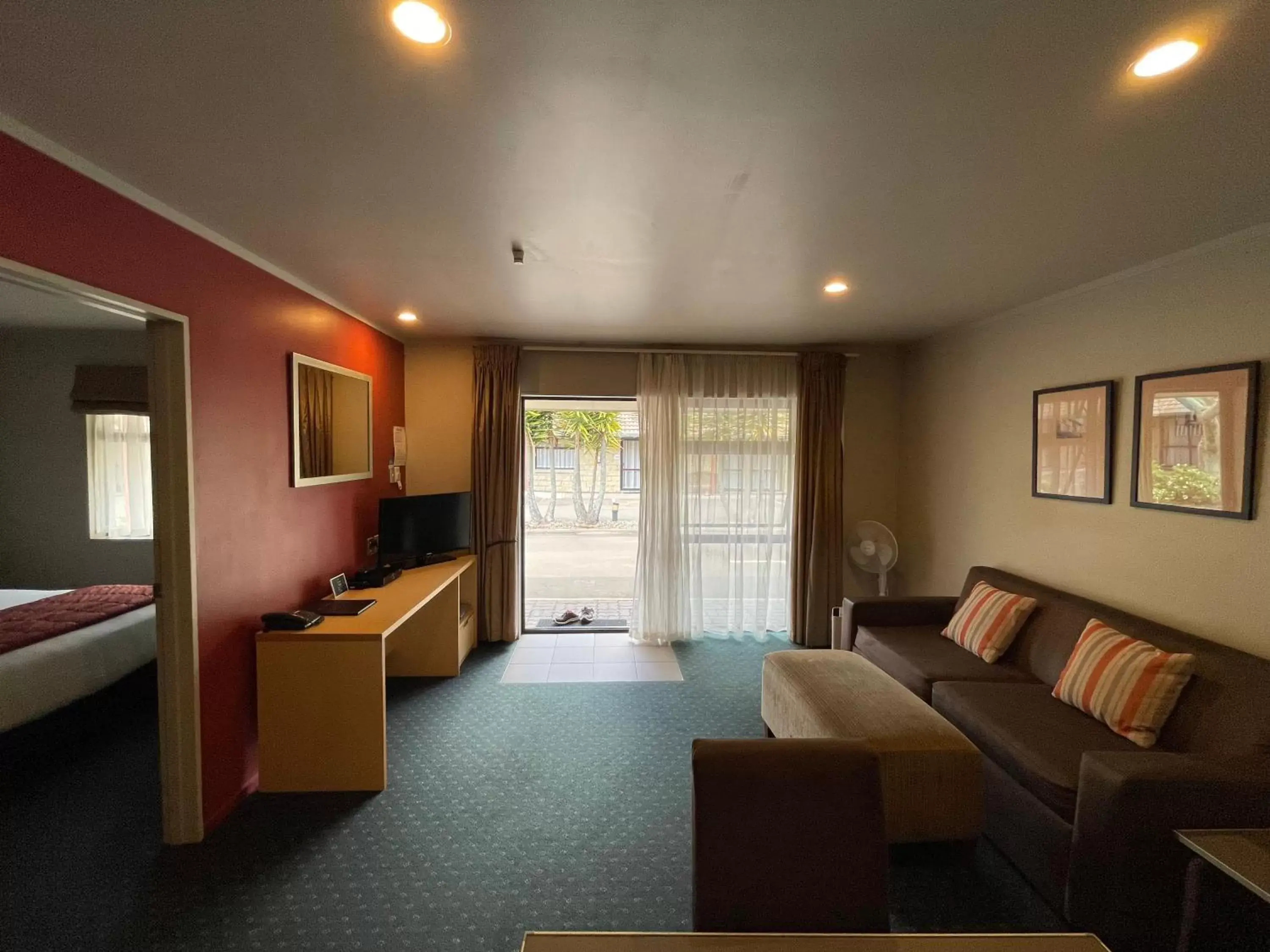 Seating Area in Bentleys Motor Inn