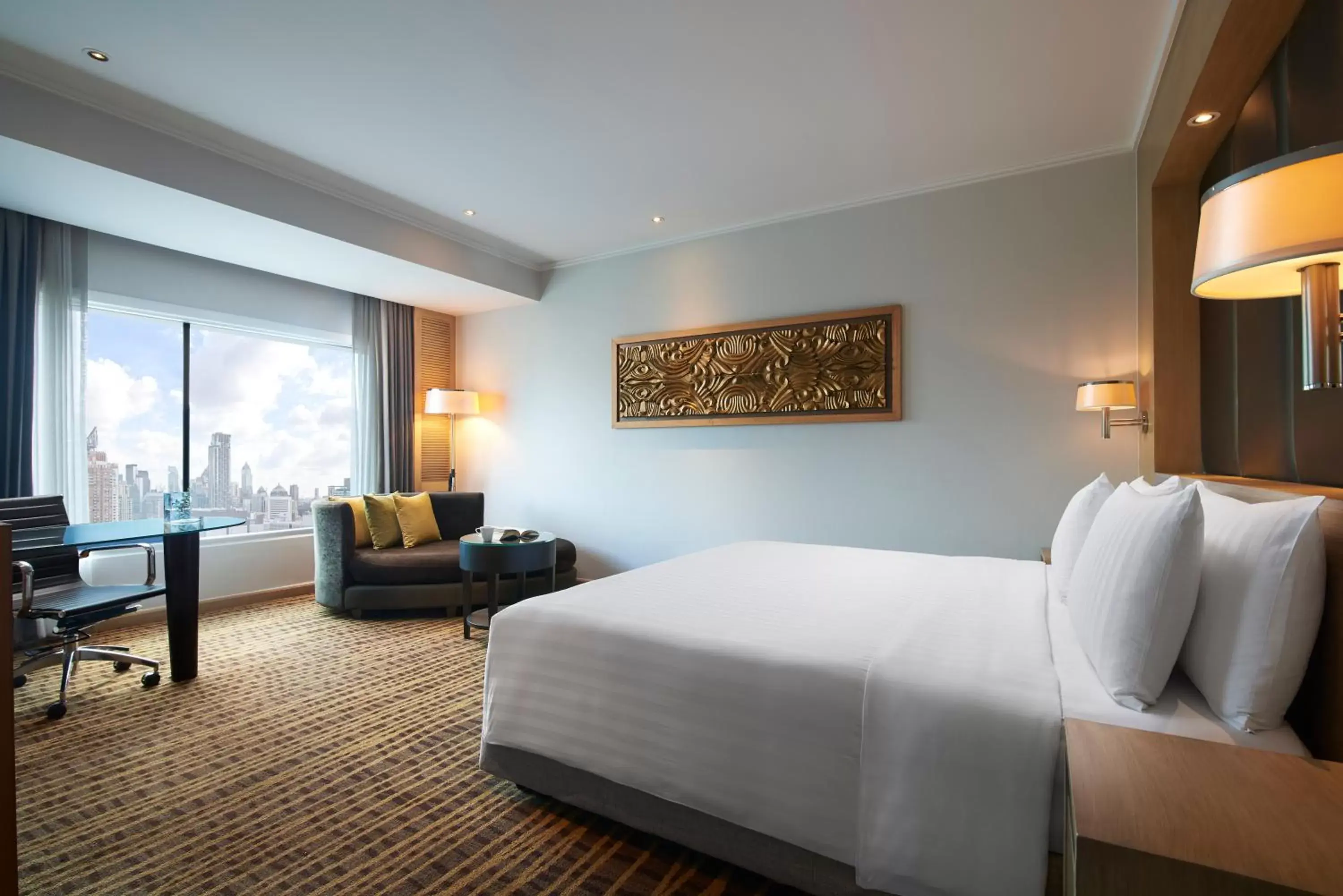 Photo of the whole room, Bed in Amari Watergate Bangkok