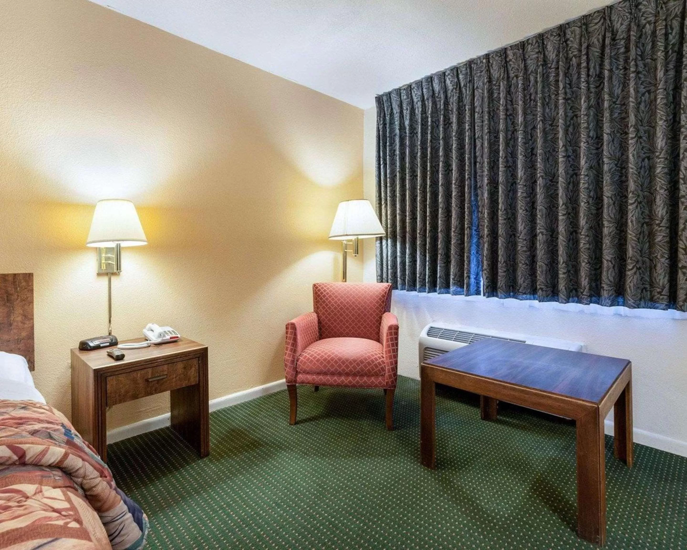 Photo of the whole room in Rodeway Inn Jasper