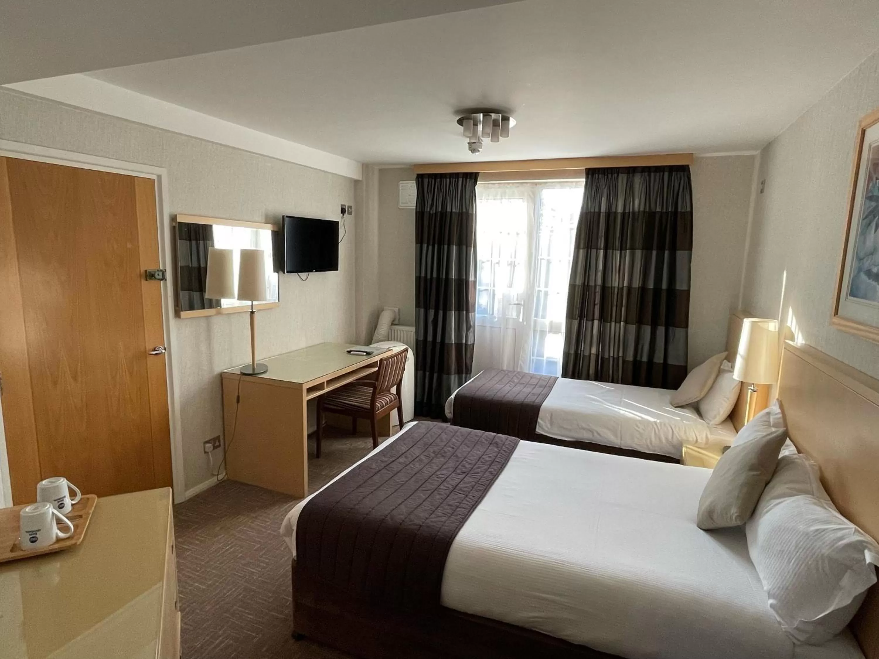 Photo of the whole room, Bed in Best Western Homestead Court Hotel