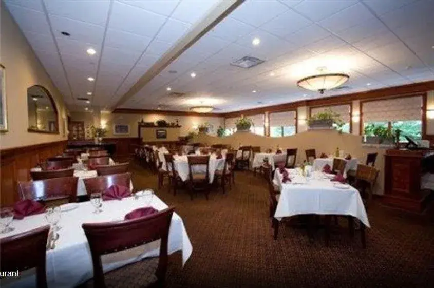 Dinner, Restaurant/Places to Eat in Winnapaug Inn