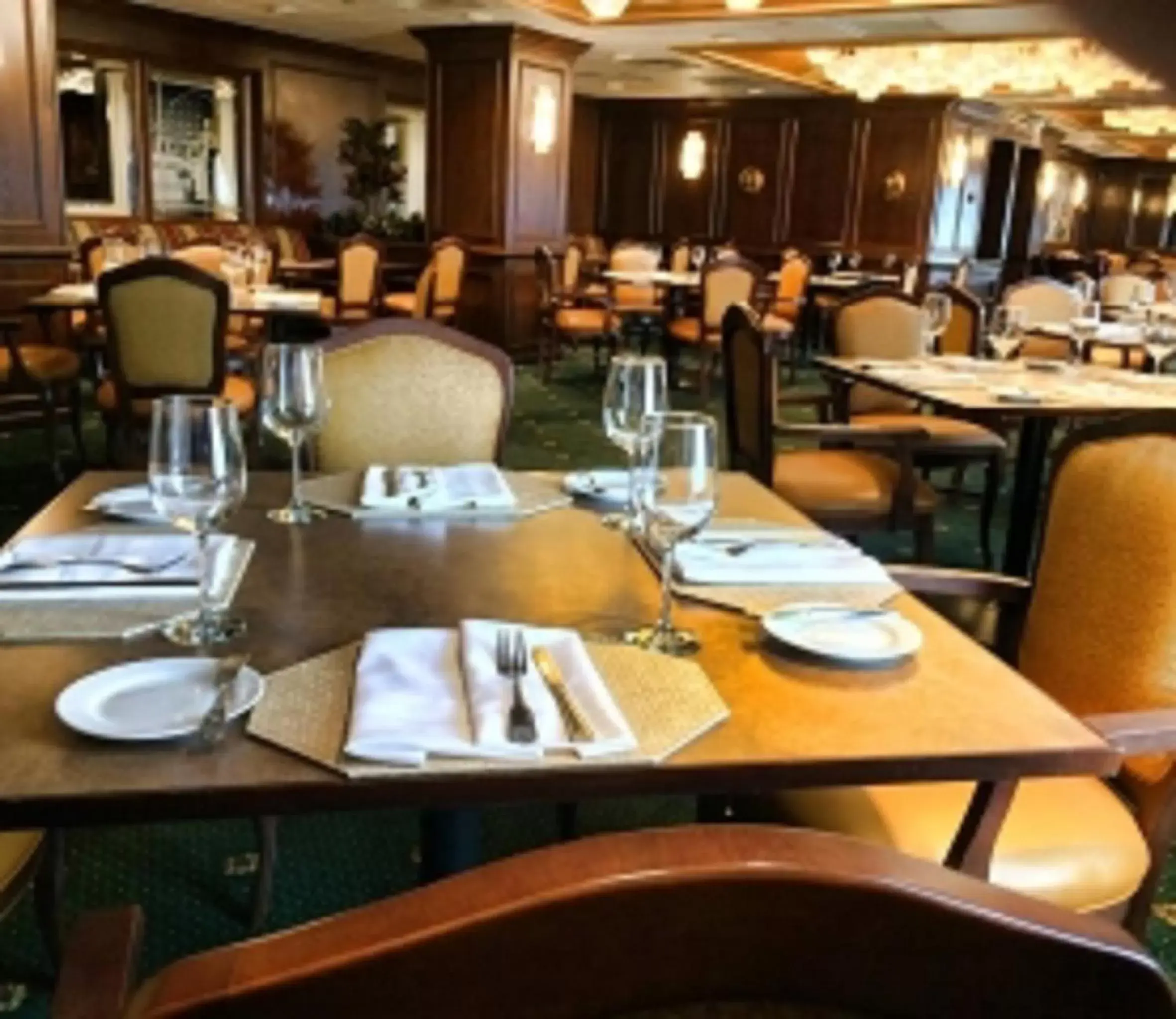 Restaurant/Places to Eat in The Claridge Hotel