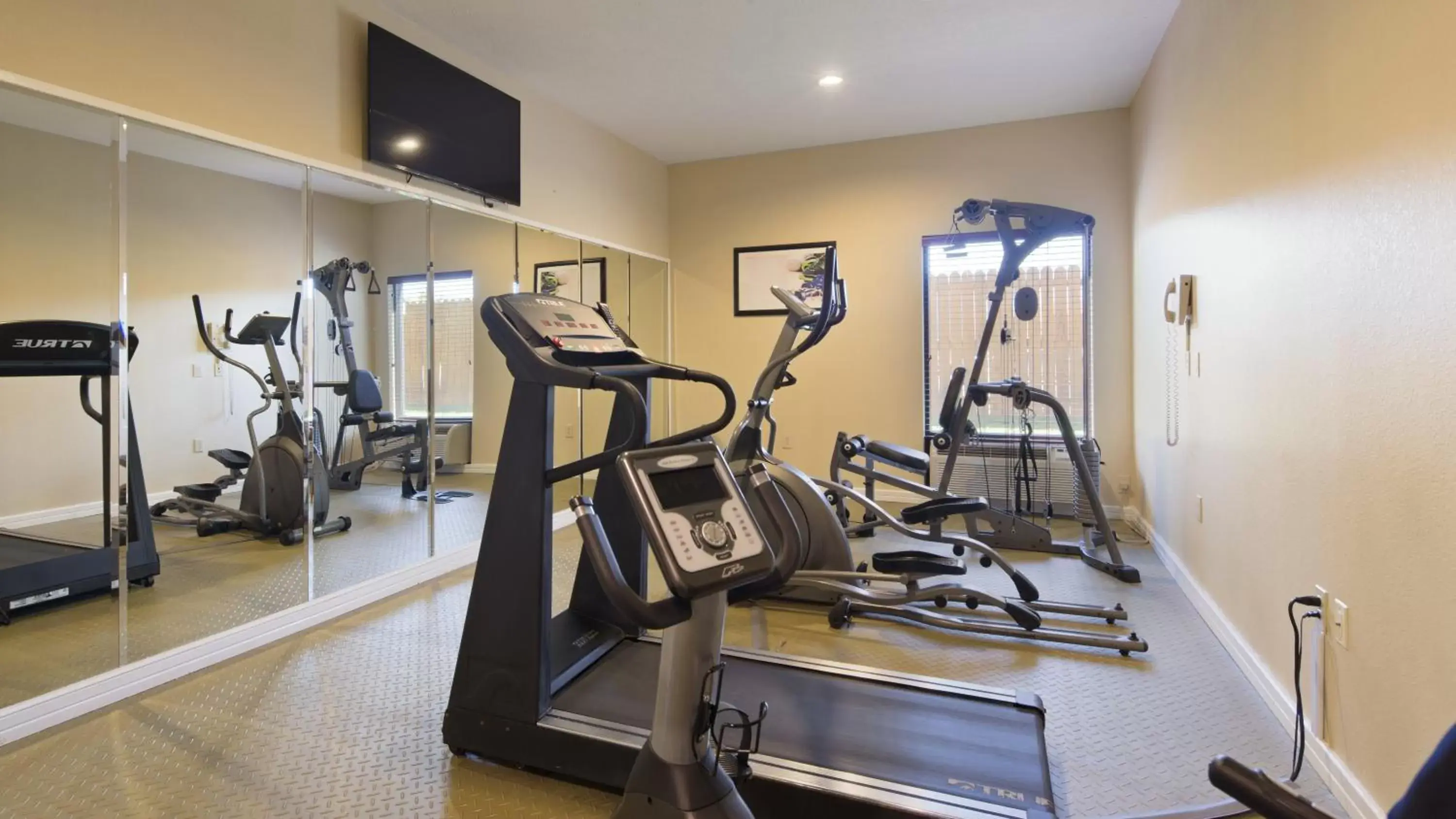 Fitness centre/facilities, Fitness Center/Facilities in Best Western Plus Springfield Airport Inn