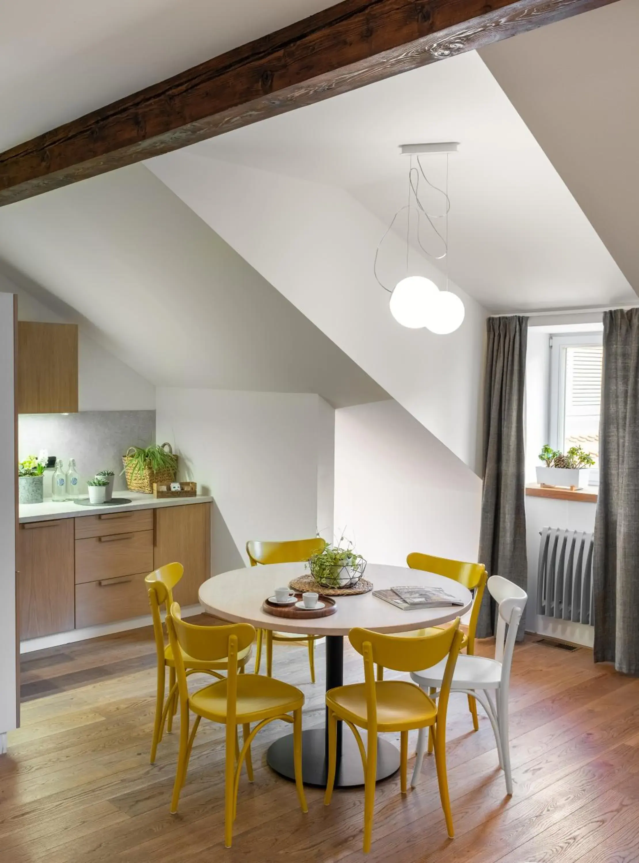 Kitchen or kitchenette, Dining Area in 4 Trees Apartments by Adrez Living