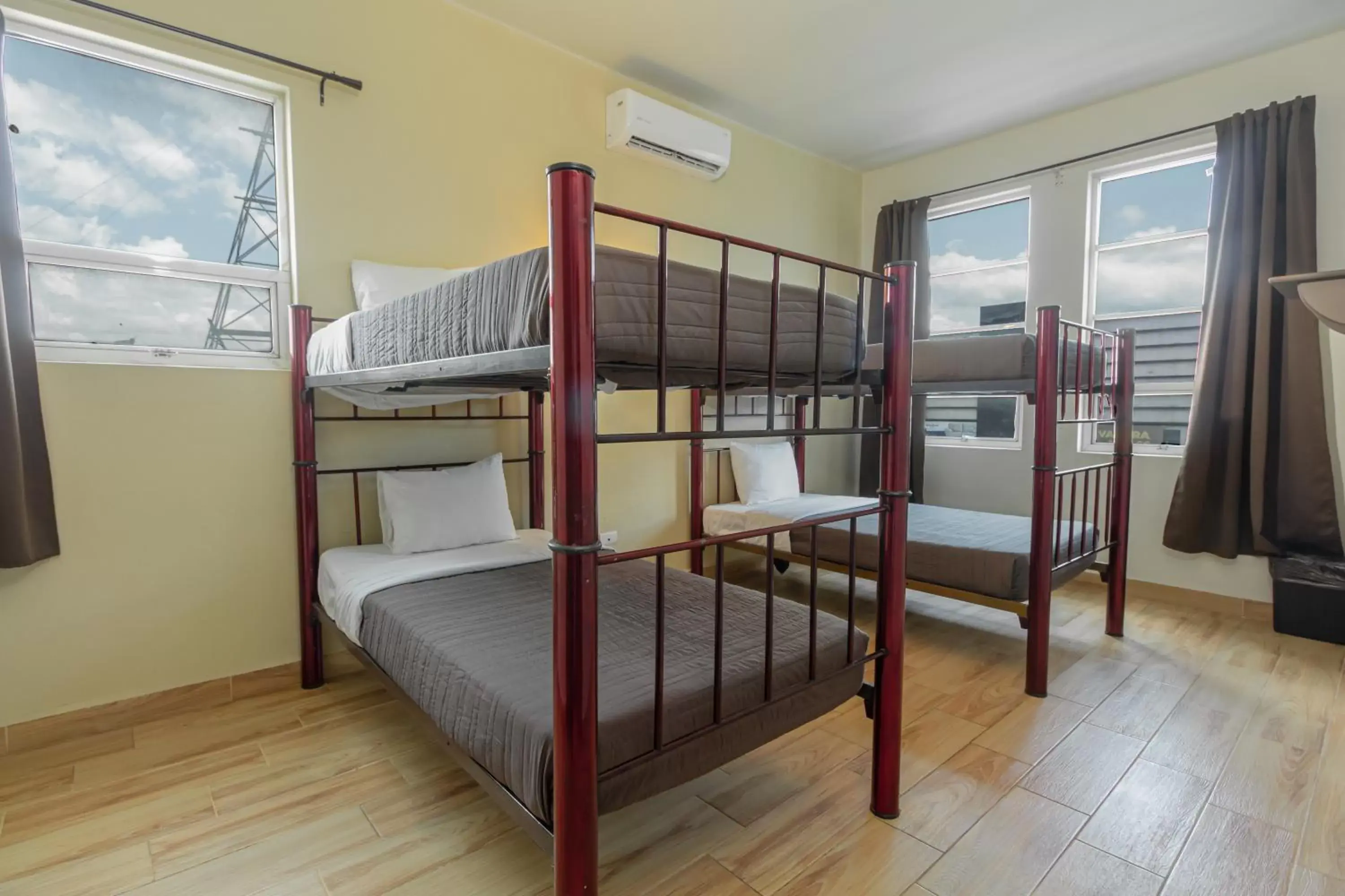 Bed, Bunk Bed in Hotel Plaza del Arco Express