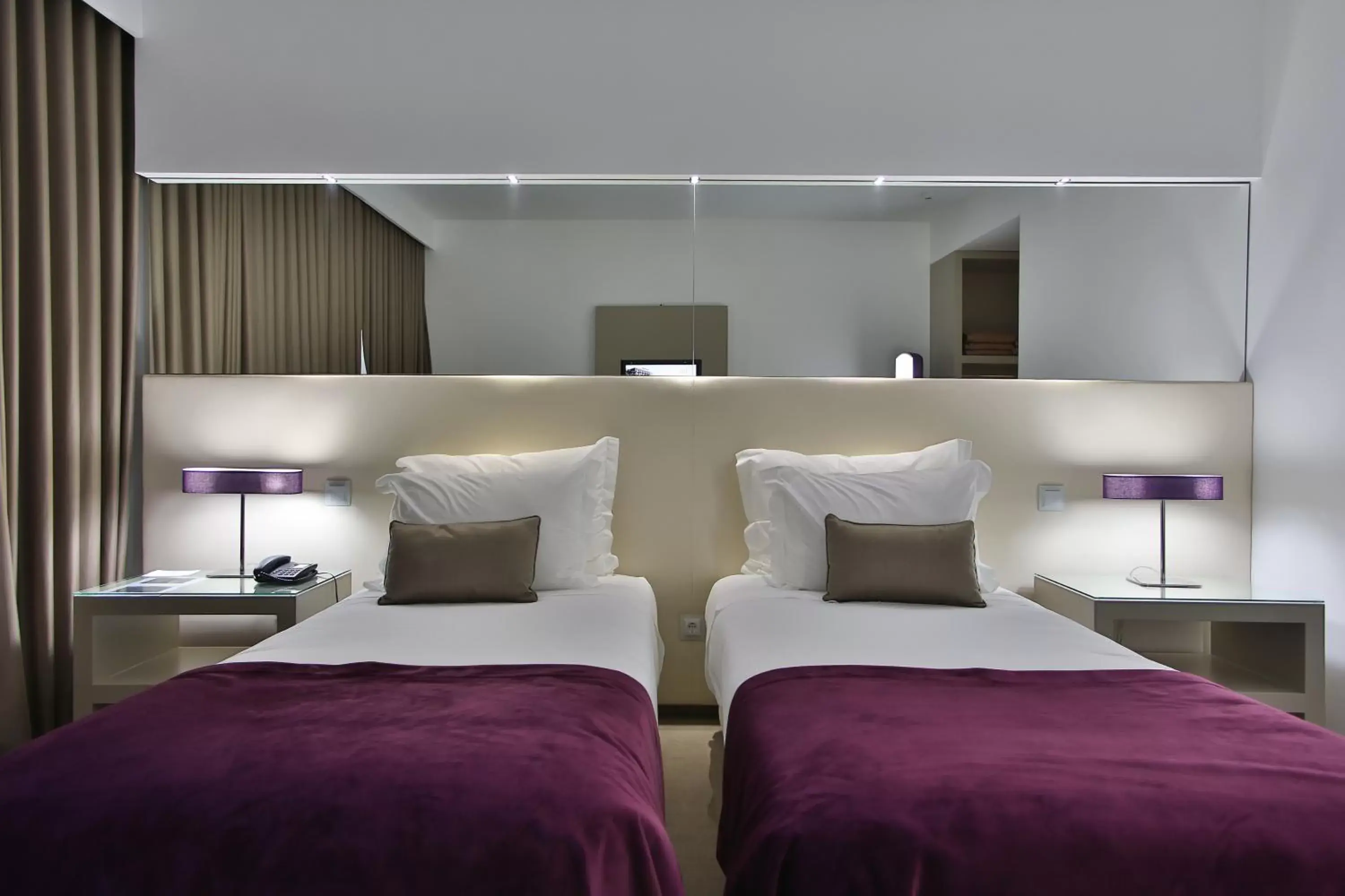 Bed in Delfim Douro Hotel