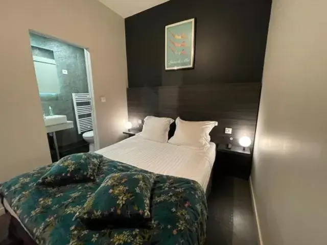 Photo of the whole room, Bed in BDX Hôtel - Gare Saint-Jean