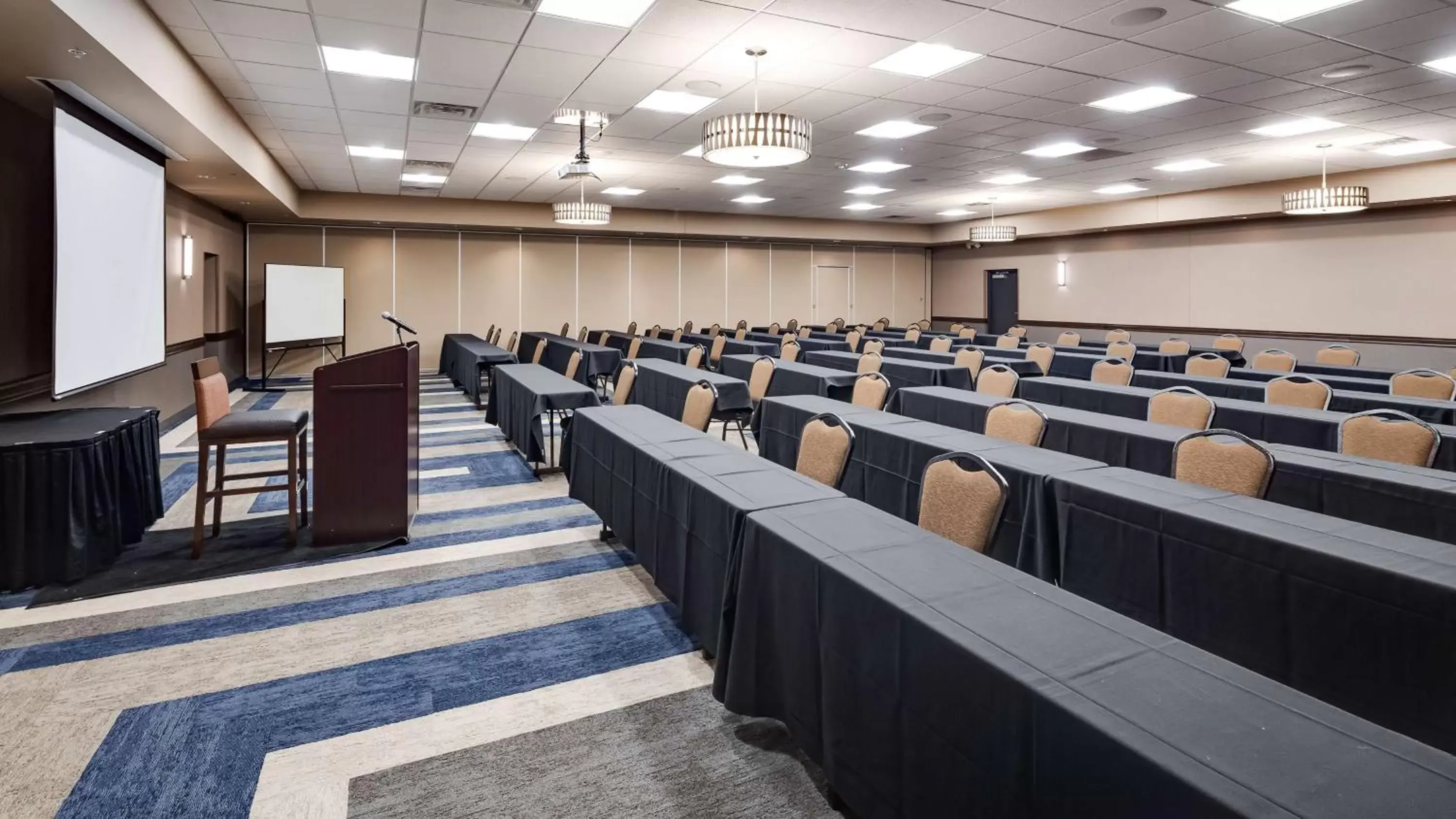 Meeting/conference room in Best Western Plus Bloomington Hotel