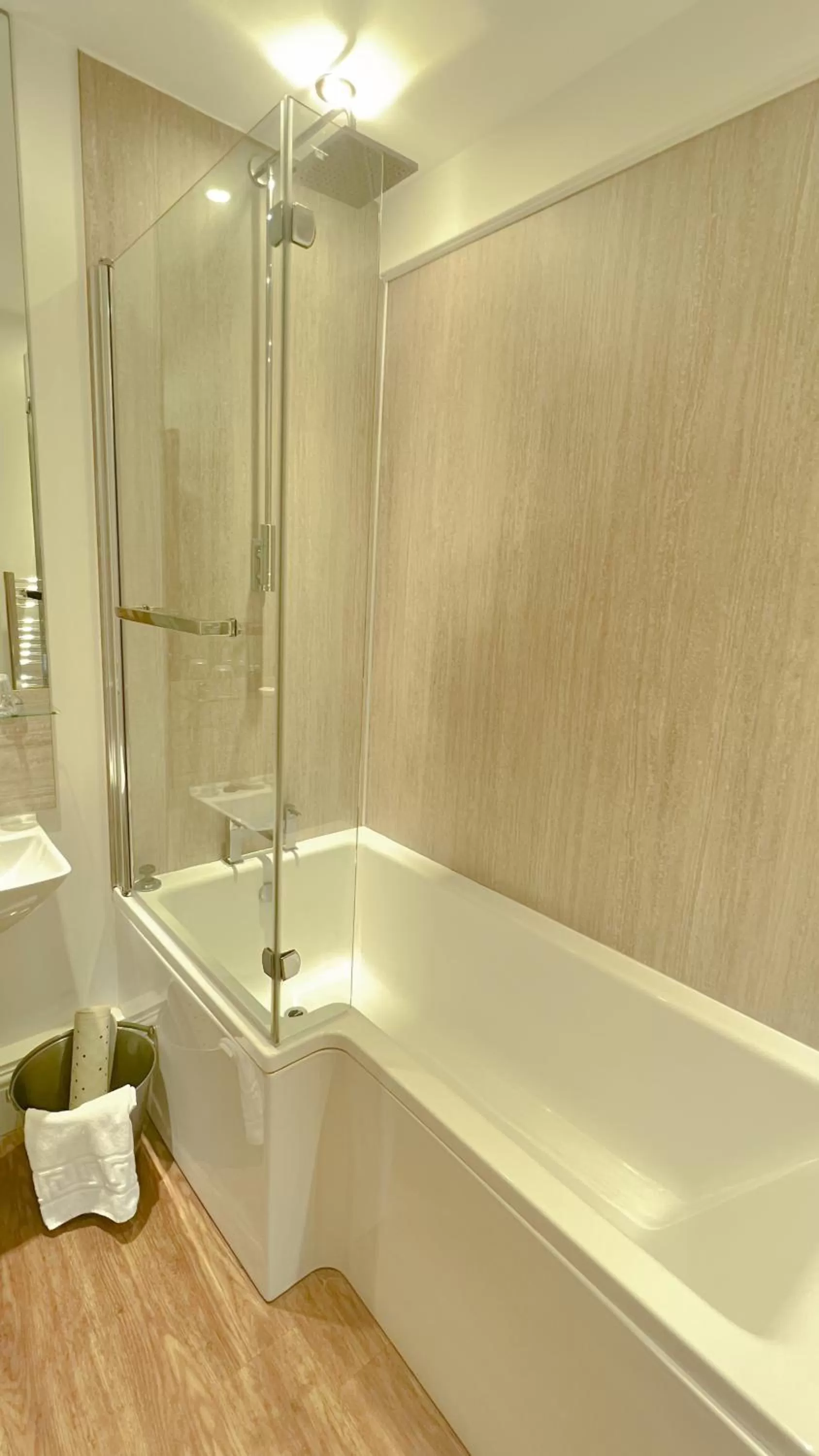 Shower in The Gower Hotel