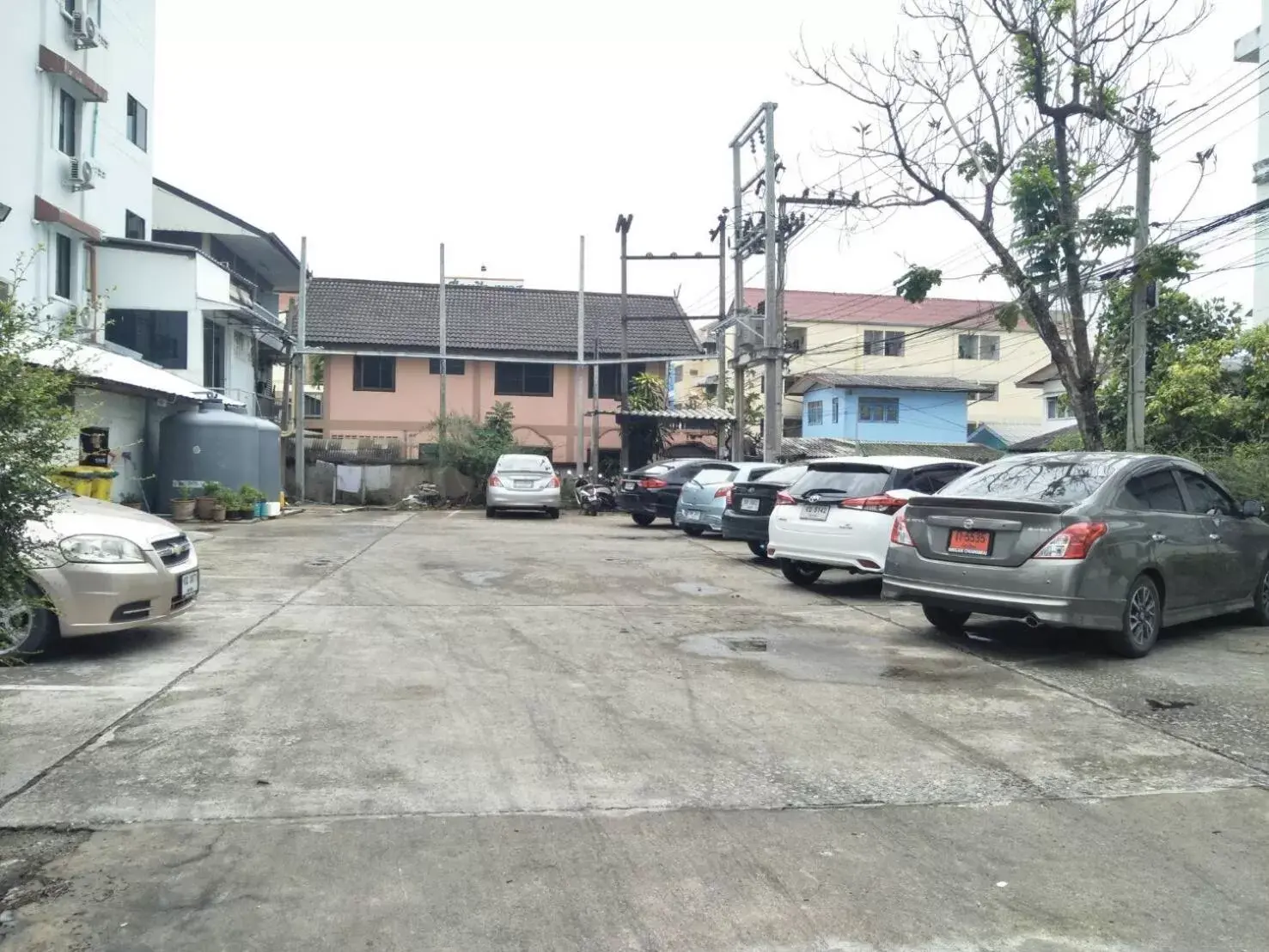 Parking, Property Building in Chiang Roi 7 Days Inn
