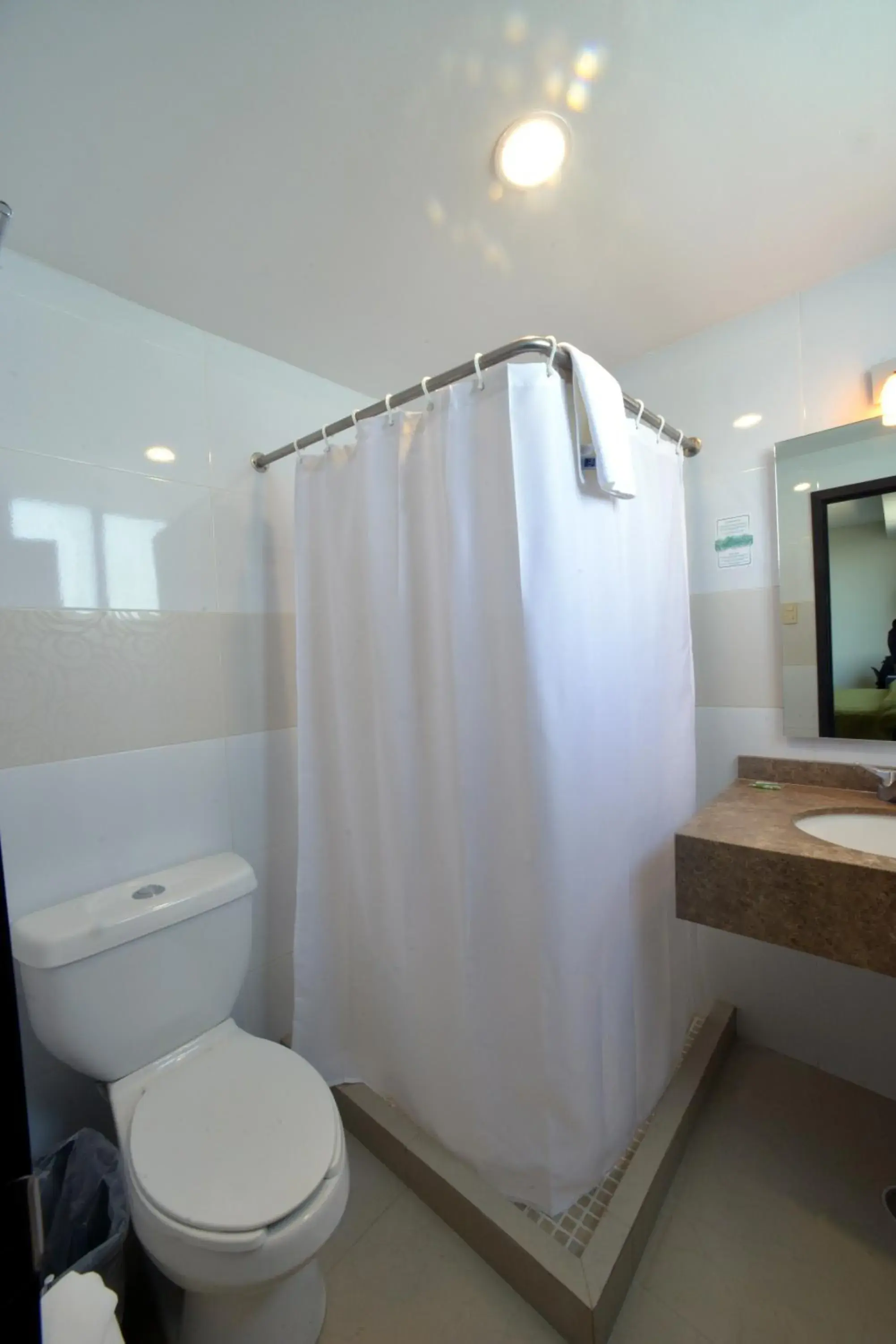 Shower, Bathroom in Hotel Mar y Tierra