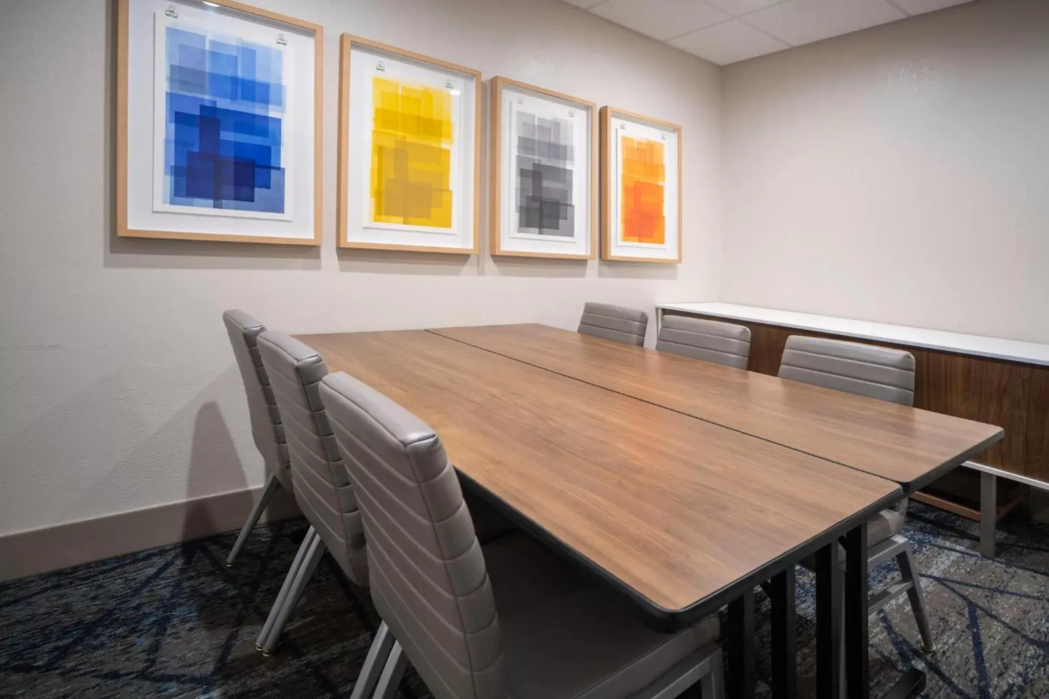 Meeting/conference room, Dining Area in Holiday Inn Express and Suites Atlanta-Johns Creek, an IHG Hotel