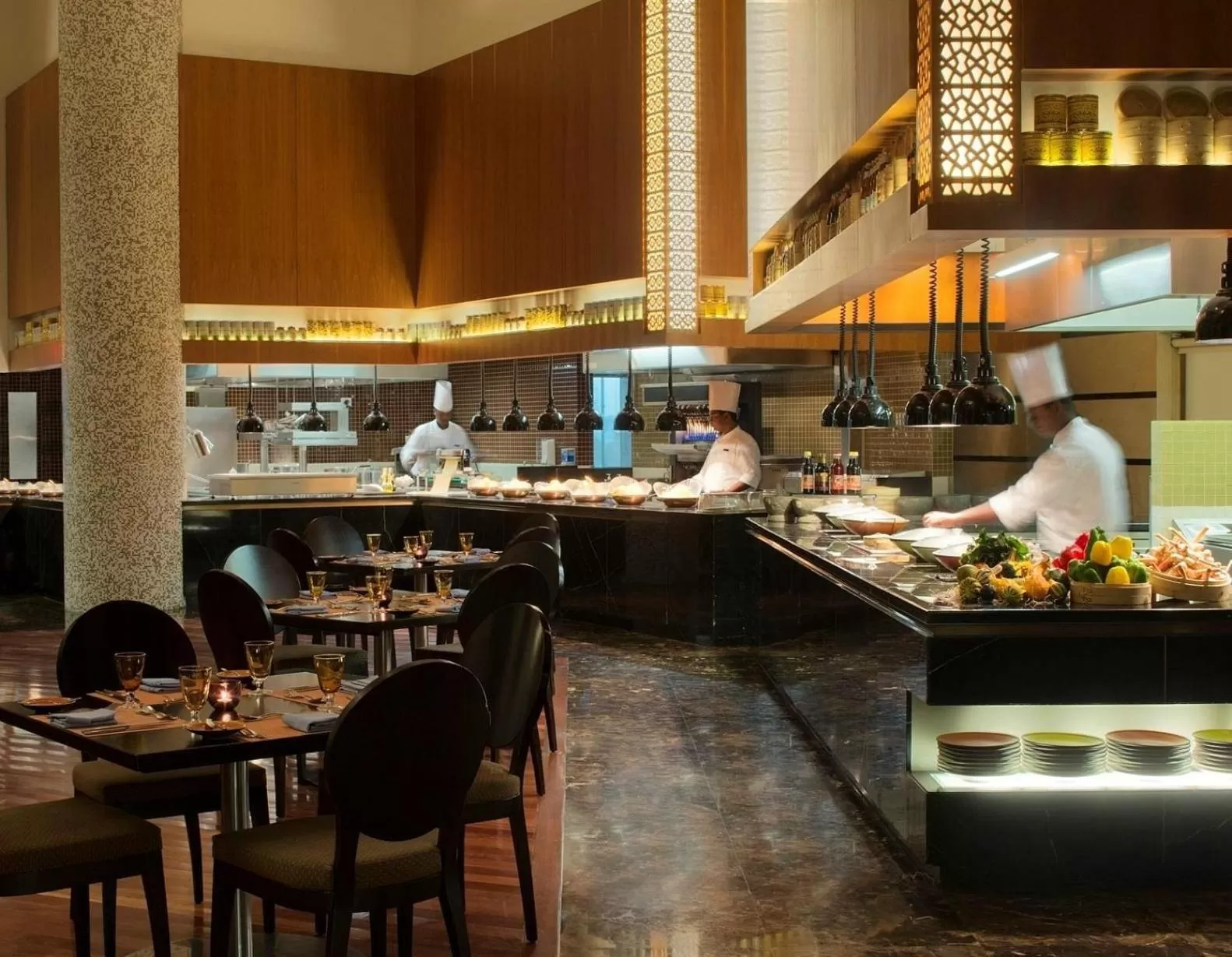 Restaurant/places to eat in Emaar Residences Dubai Marina by Qstay - formerly Address Dubai Marina