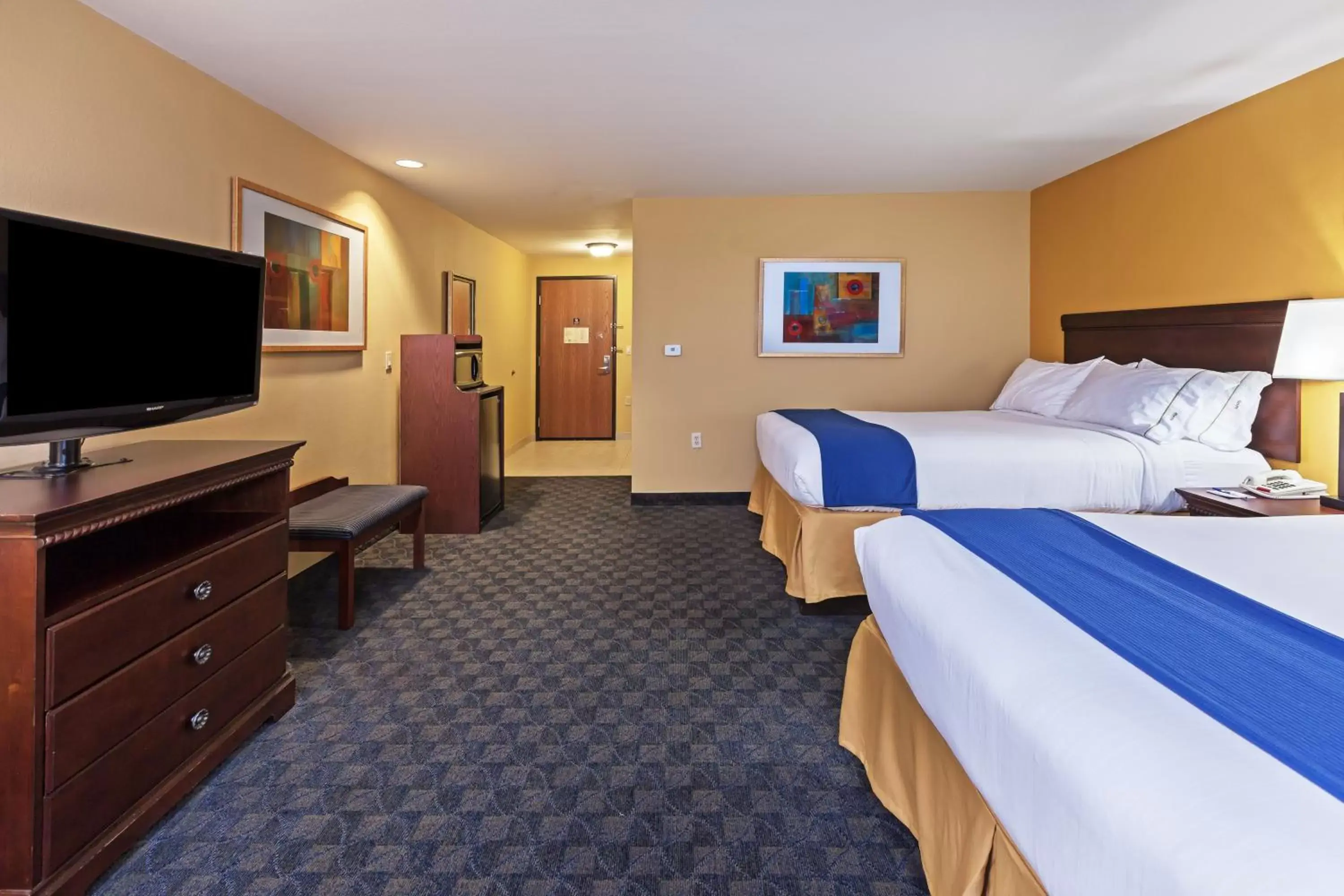 Photo of the whole room, Bed in Holiday Inn Express & Suites, Corpus Christi NW, Calallen, an IHG Hotel