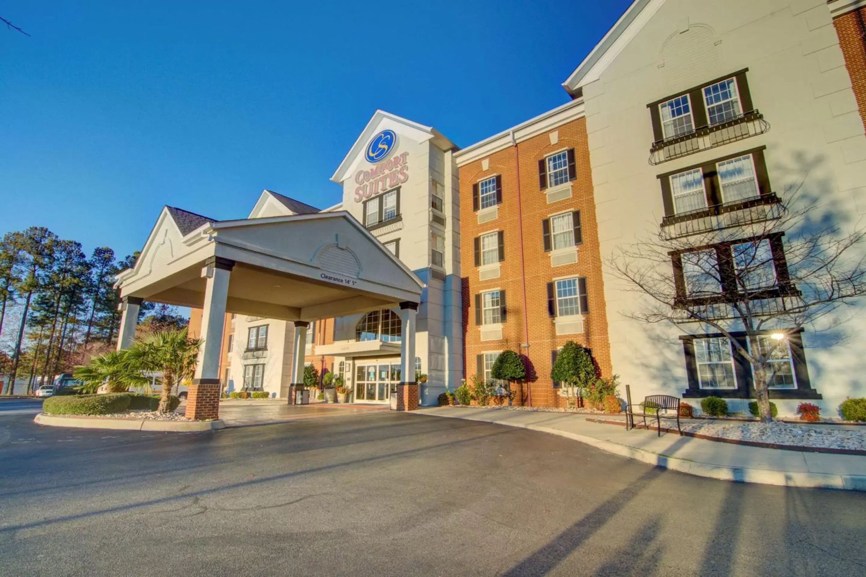 Property Building in Comfort Suites Newport News Airport