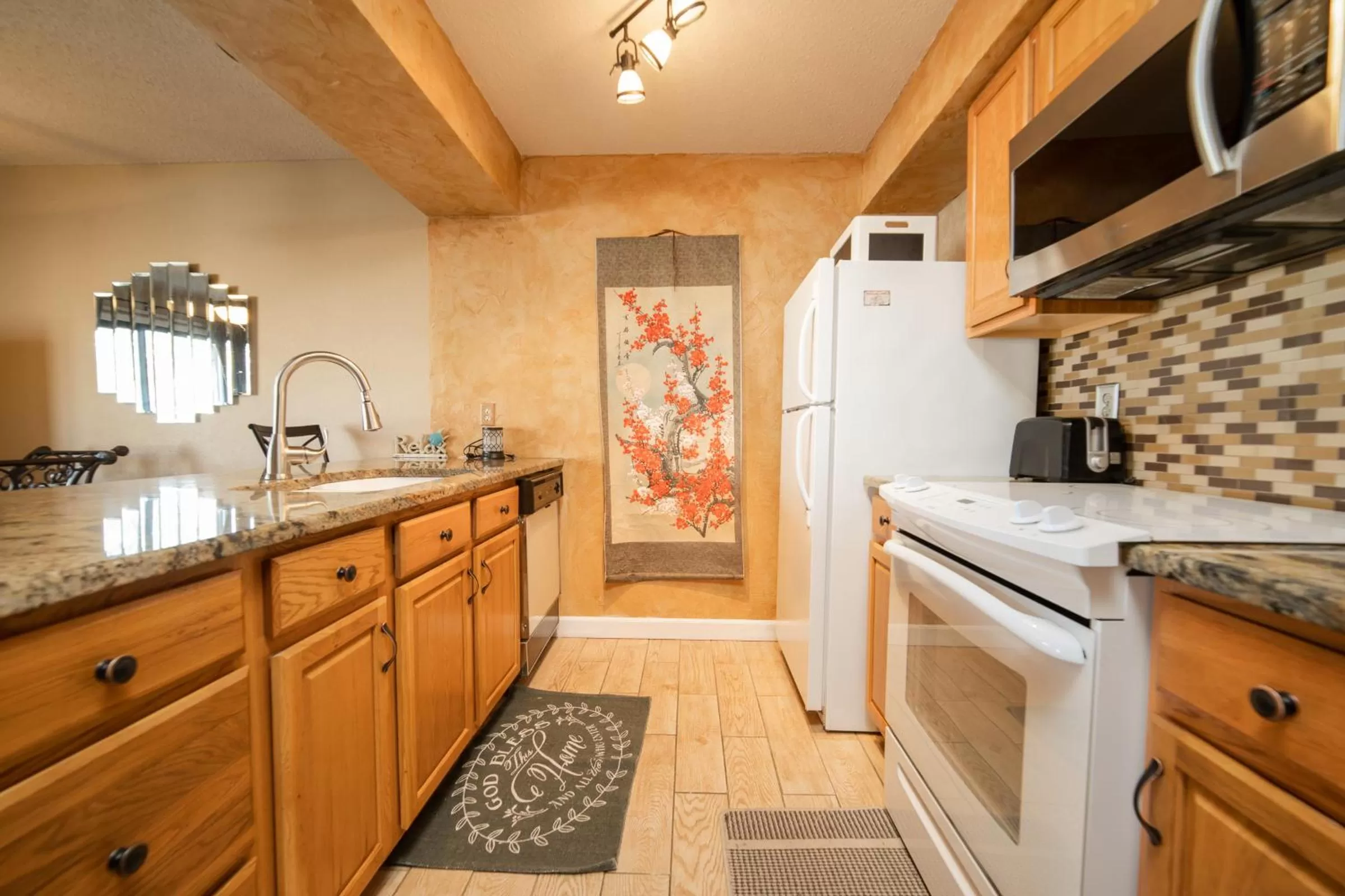 Kitchen or kitchenette in Pointe Royale Golf Resort