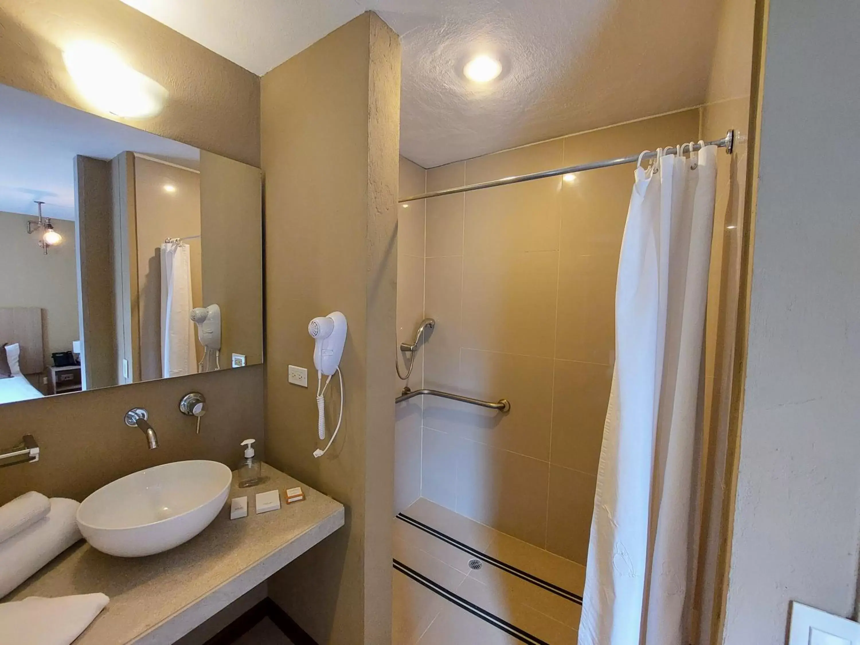 Bath, Bathroom in Viaggio Urbano Business