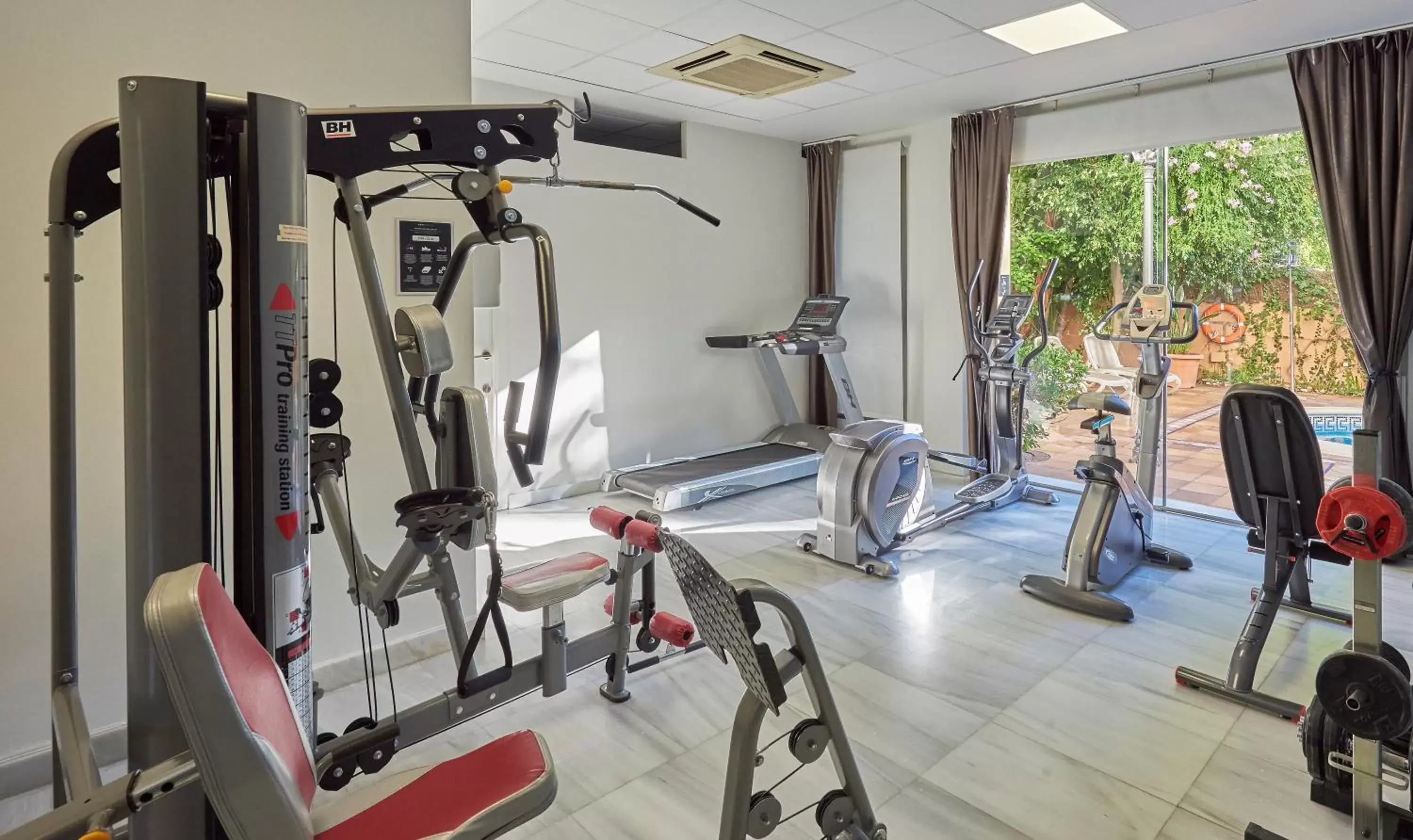 Fitness centre/facilities in URH Sitges Playa Fitness centre/facilities in URH Sitges Playa
