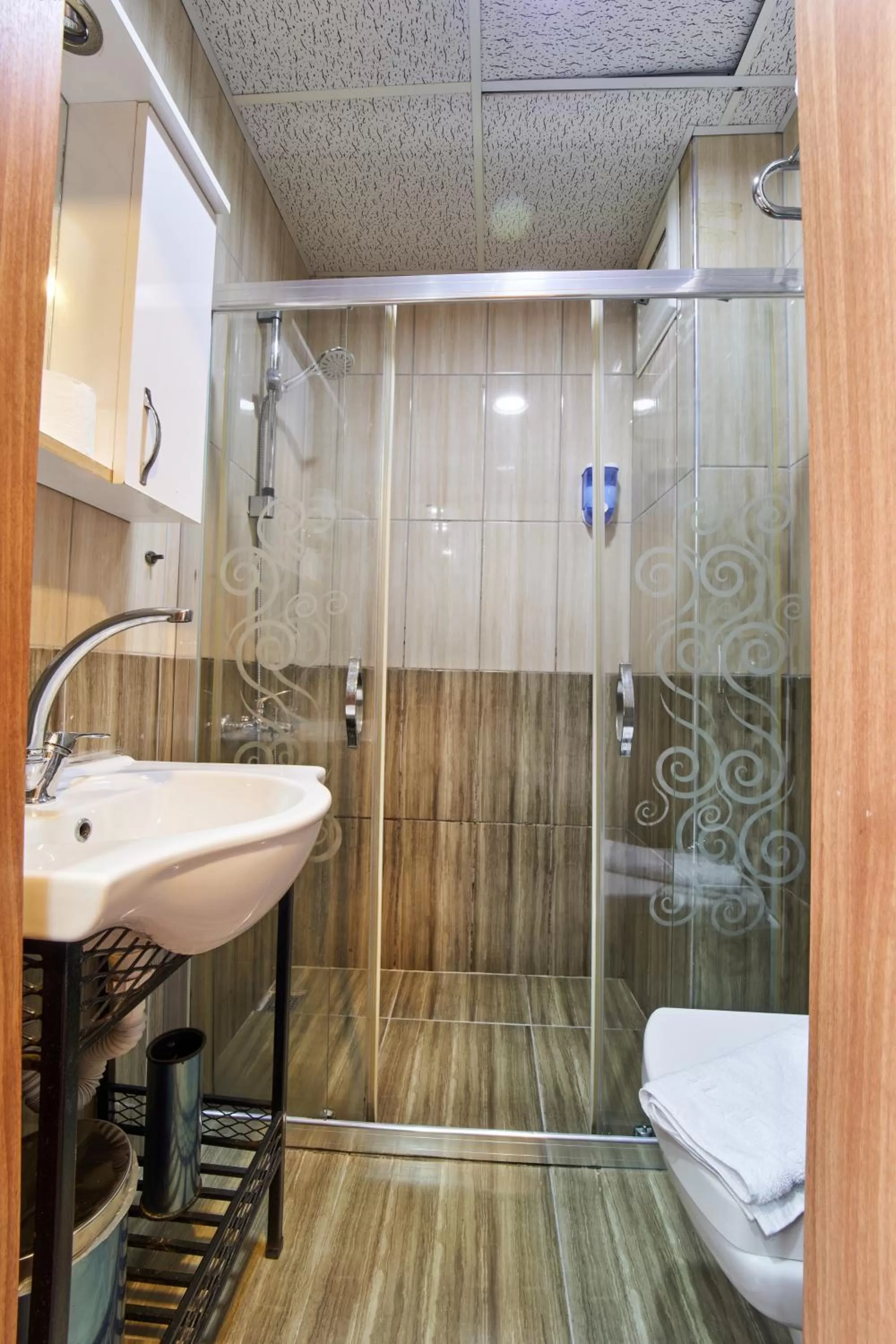 Shower in Istanbul Sirkeci Hotel