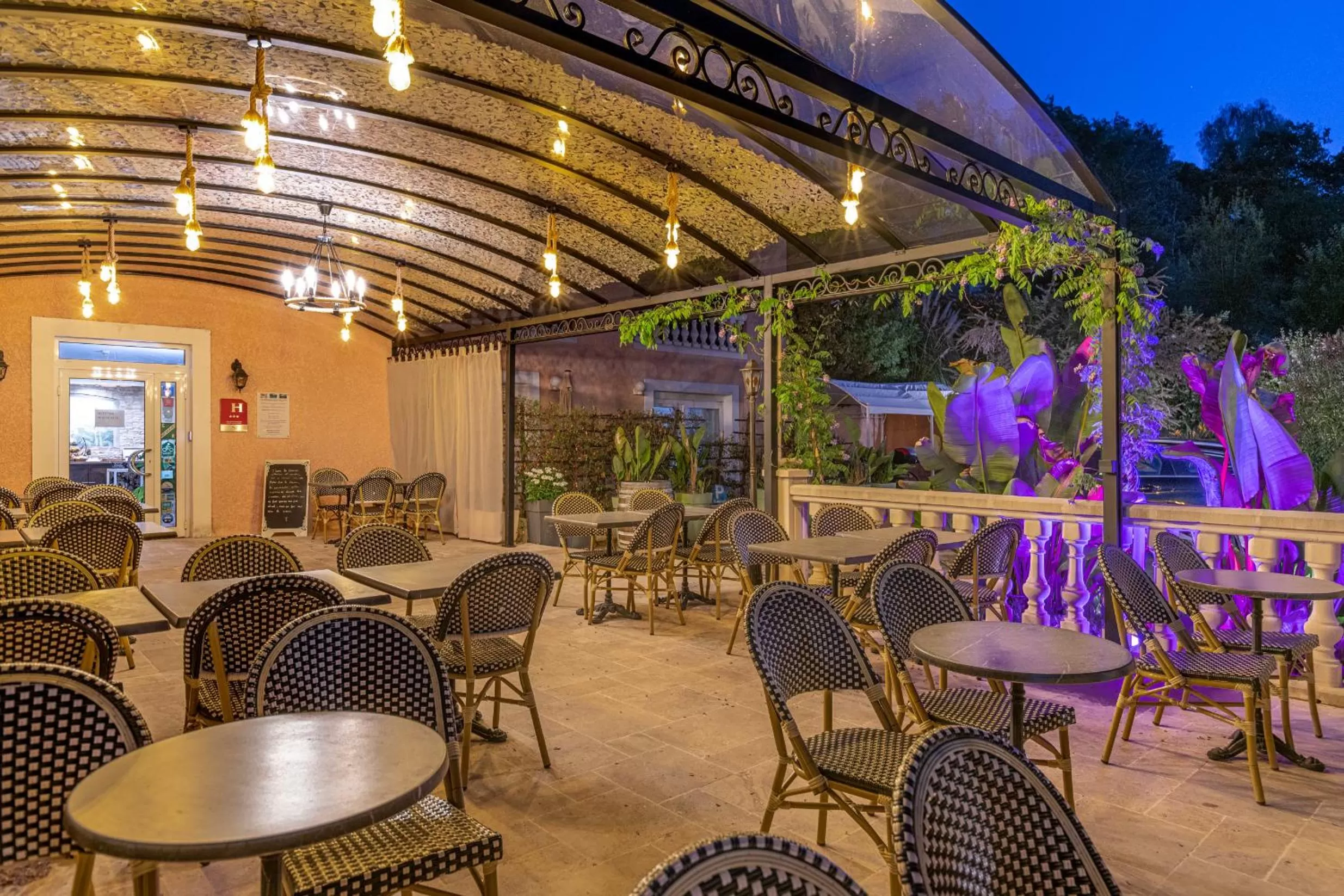 Property building in Les Bastides Saint Paul