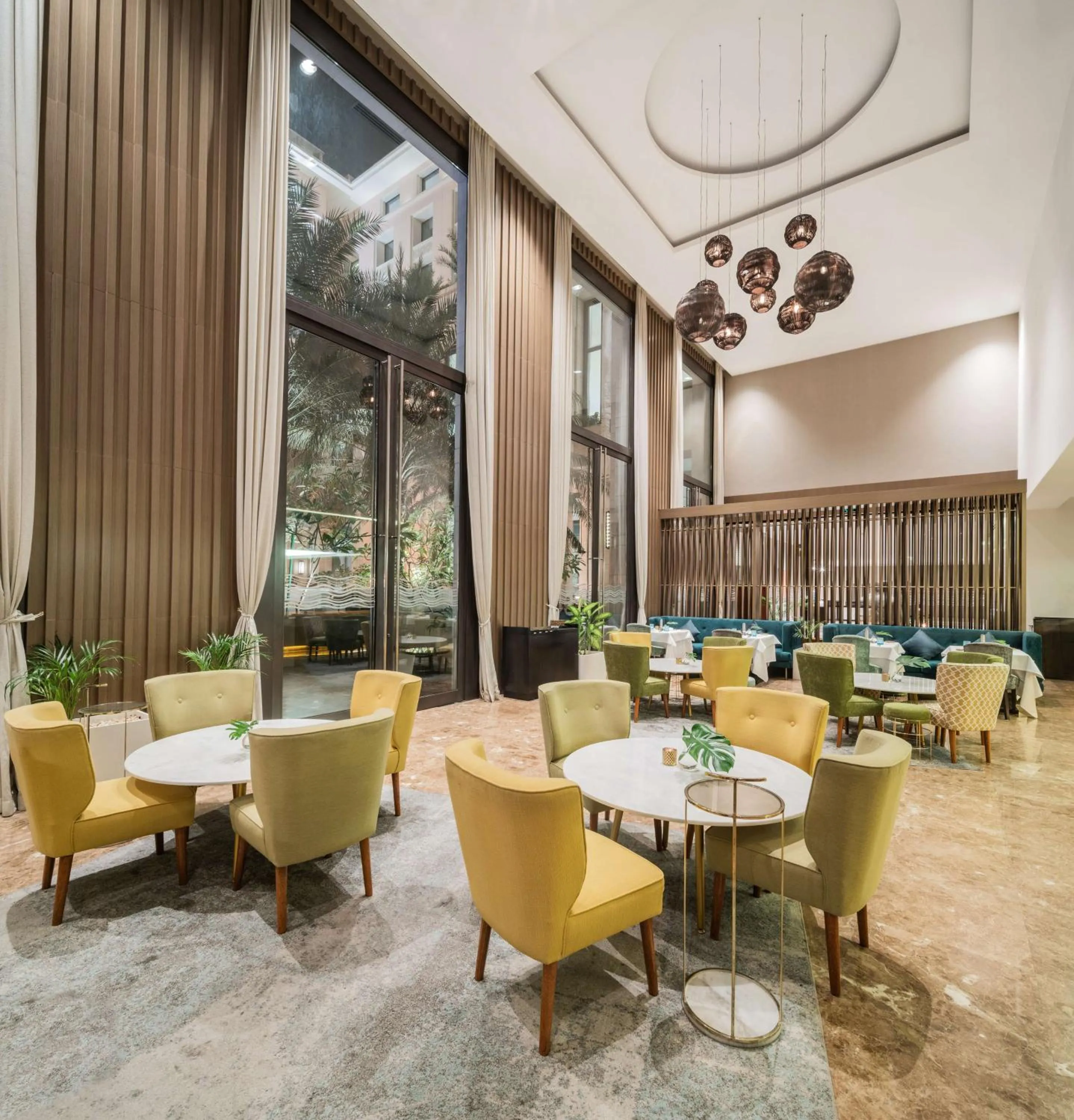 Restaurant/places to eat in Radisson Collection Muscat, Hormuz Grand