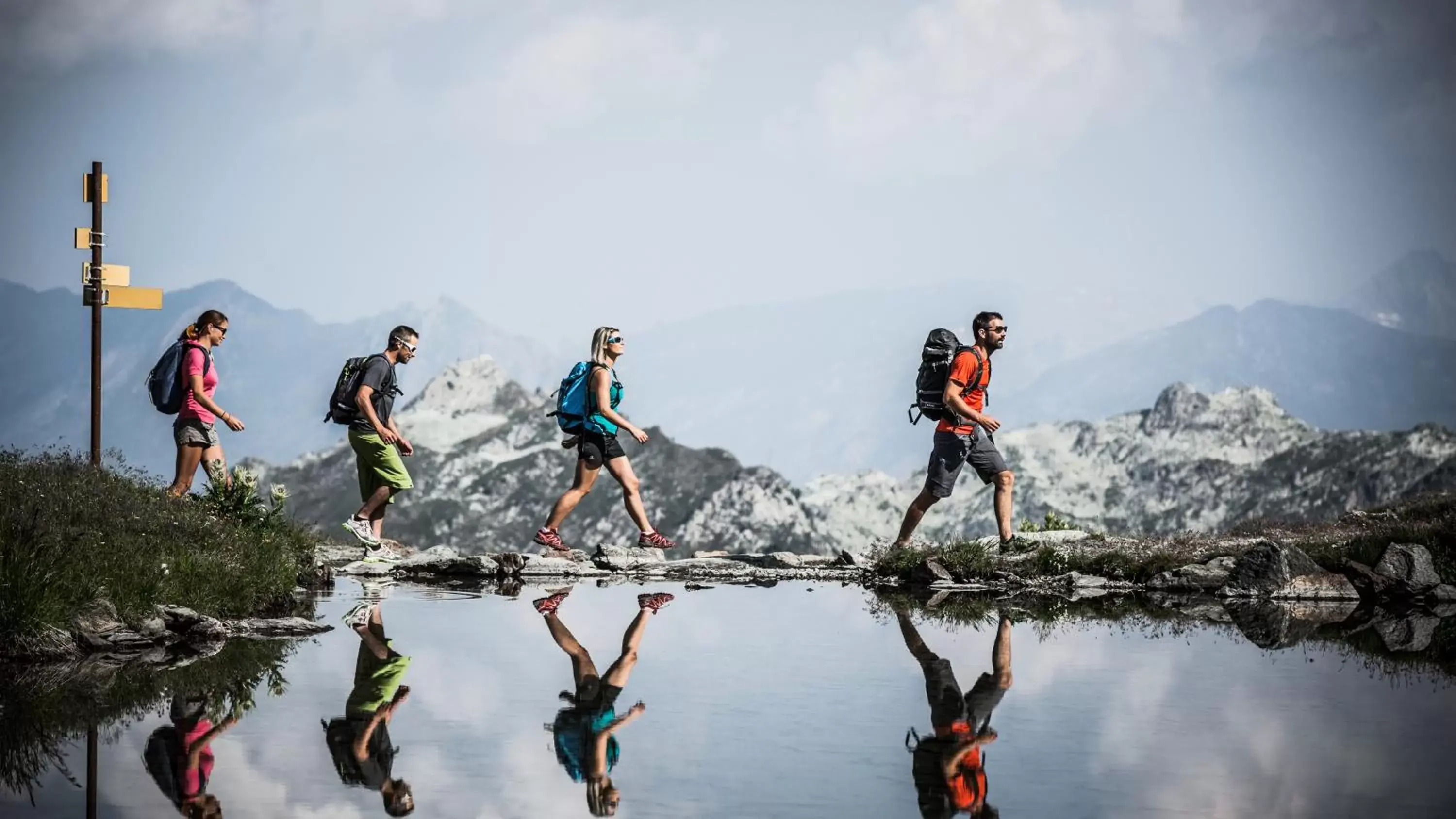 People in Hotel Base Camp Lodge - Bourg Saint Maurice