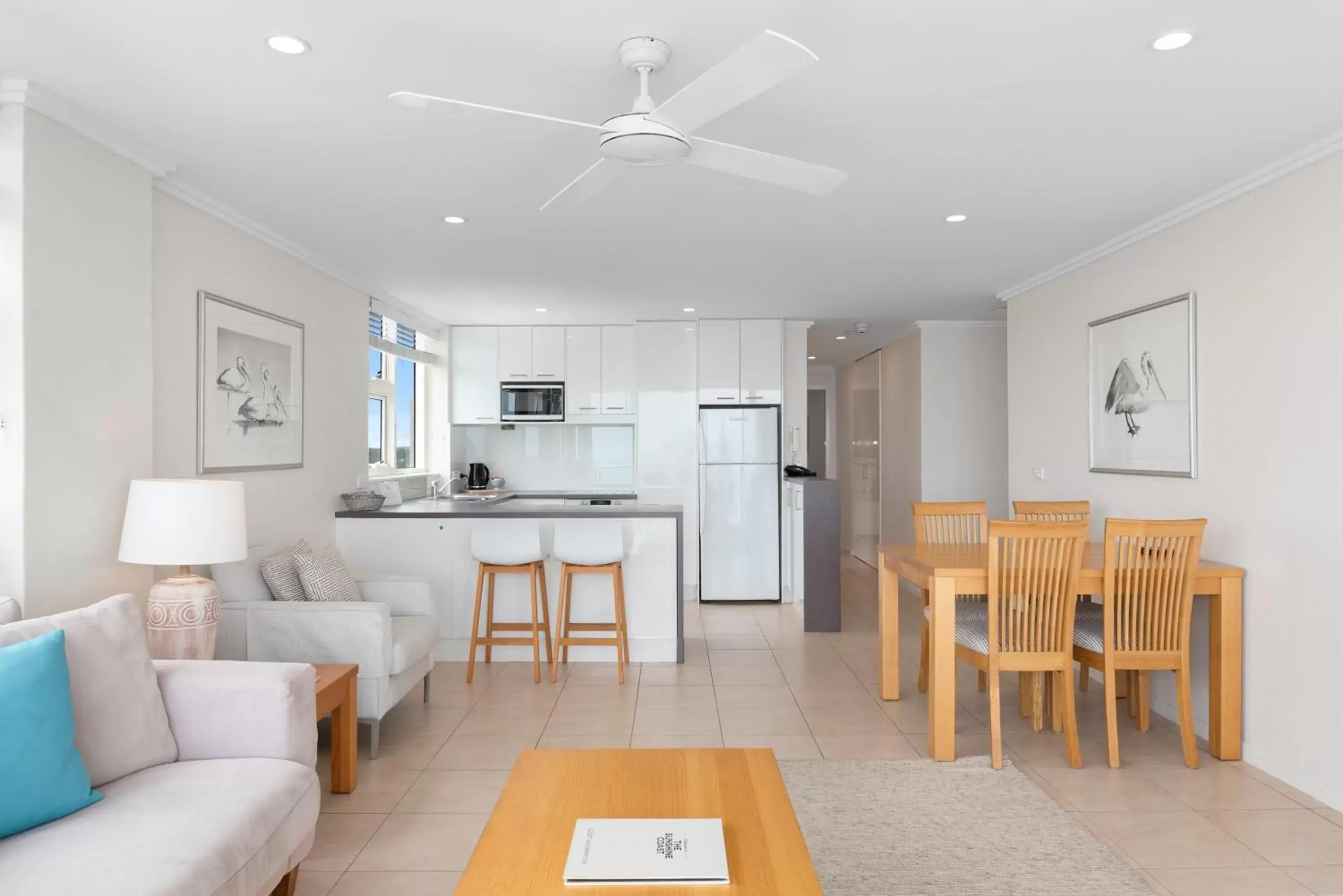 Kitchen or kitchenette, Dining Area in 84 The Spit Holiday Apartments