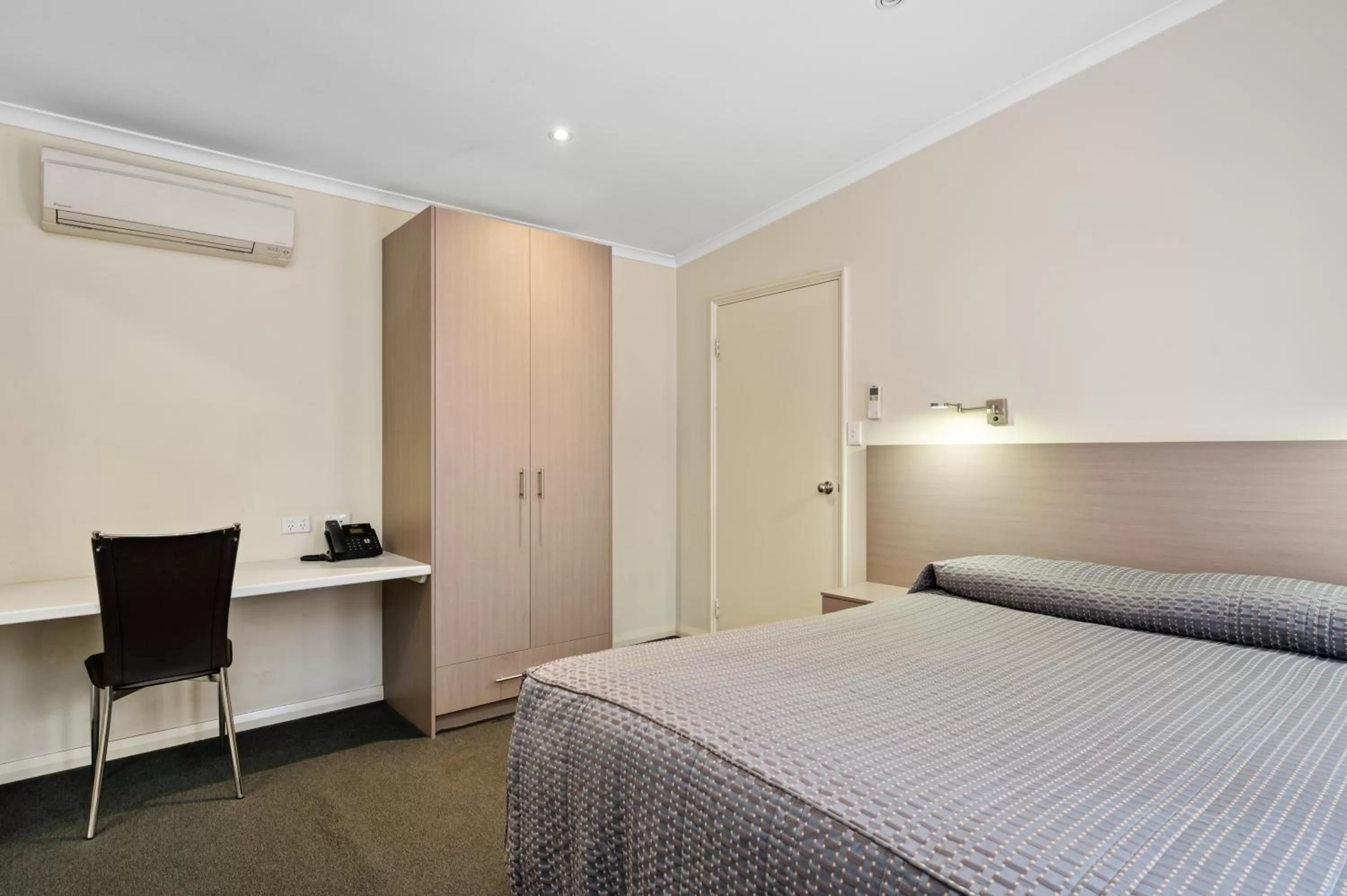 Bed in The View On Hannans Kalgoorlie