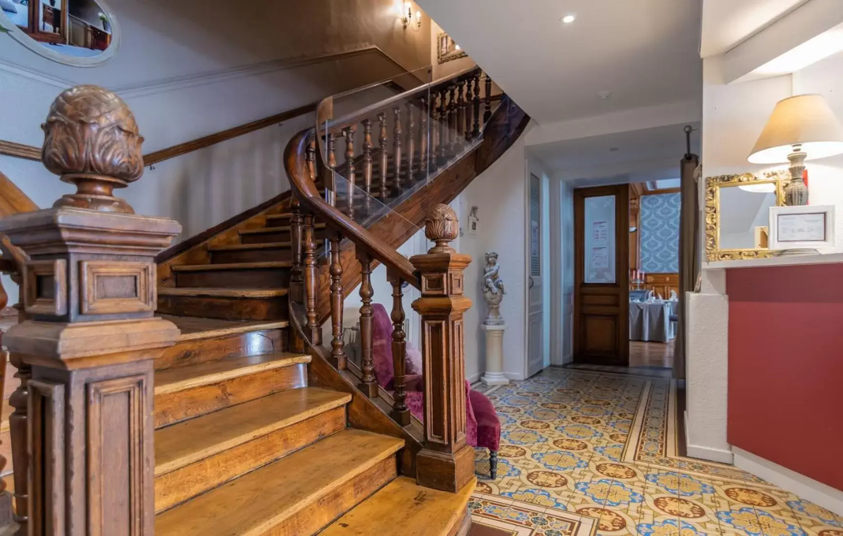 Lobby or reception, Lobby/Reception in The Originals City, Hôtel de la Balance, Montbéliard