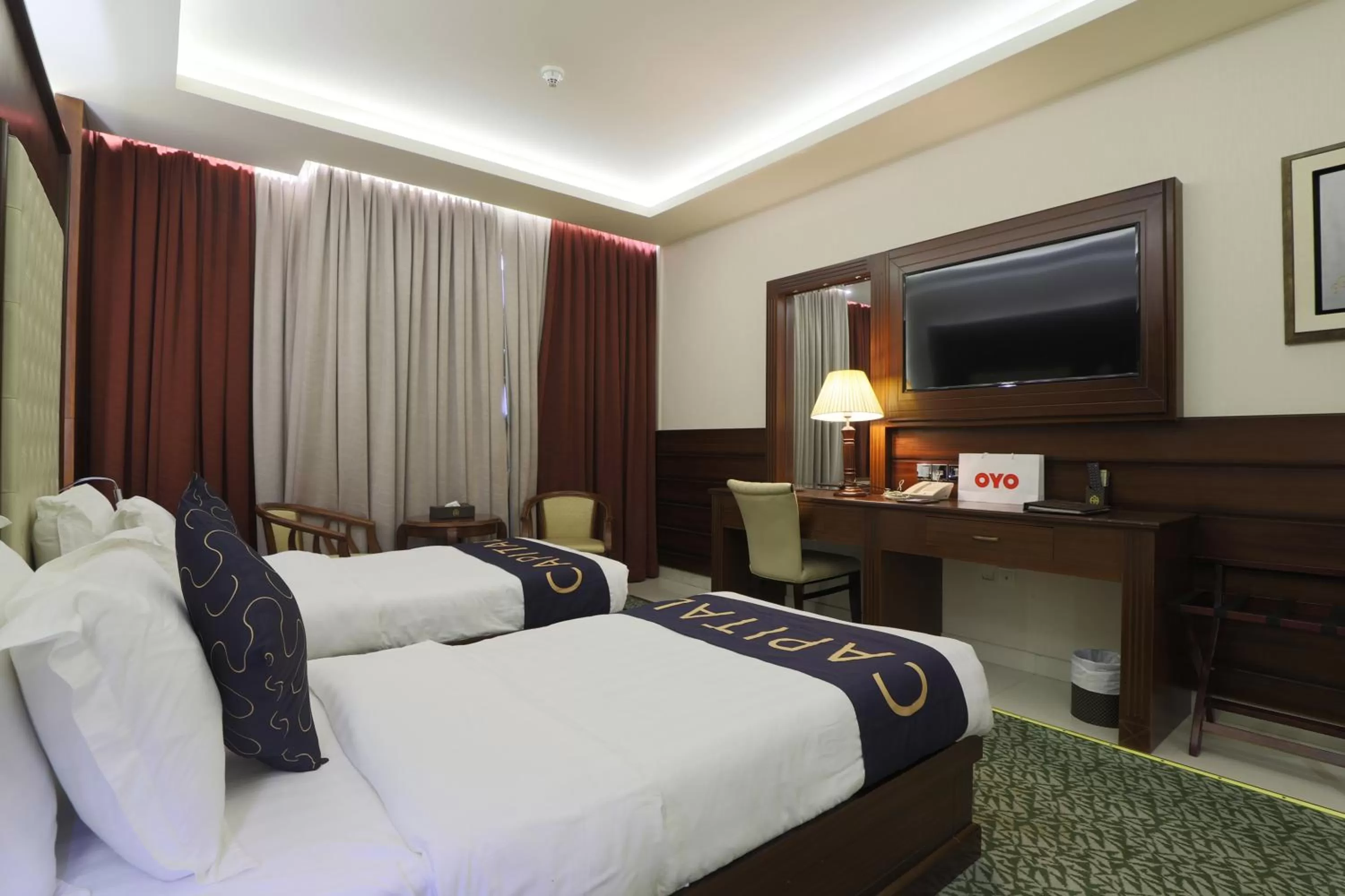Twin Room in Queen Palace Hotel
